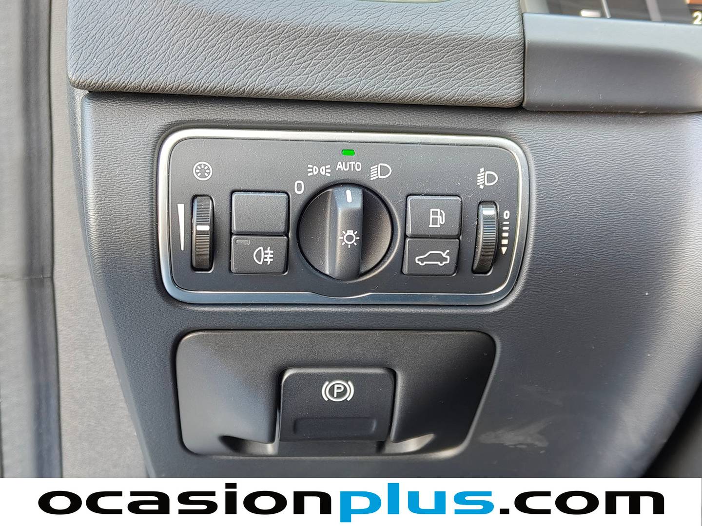 Equipamiento del Volvo V60 Cross Country Volvo V60 Cross Country D3 Momentum (150 CV)