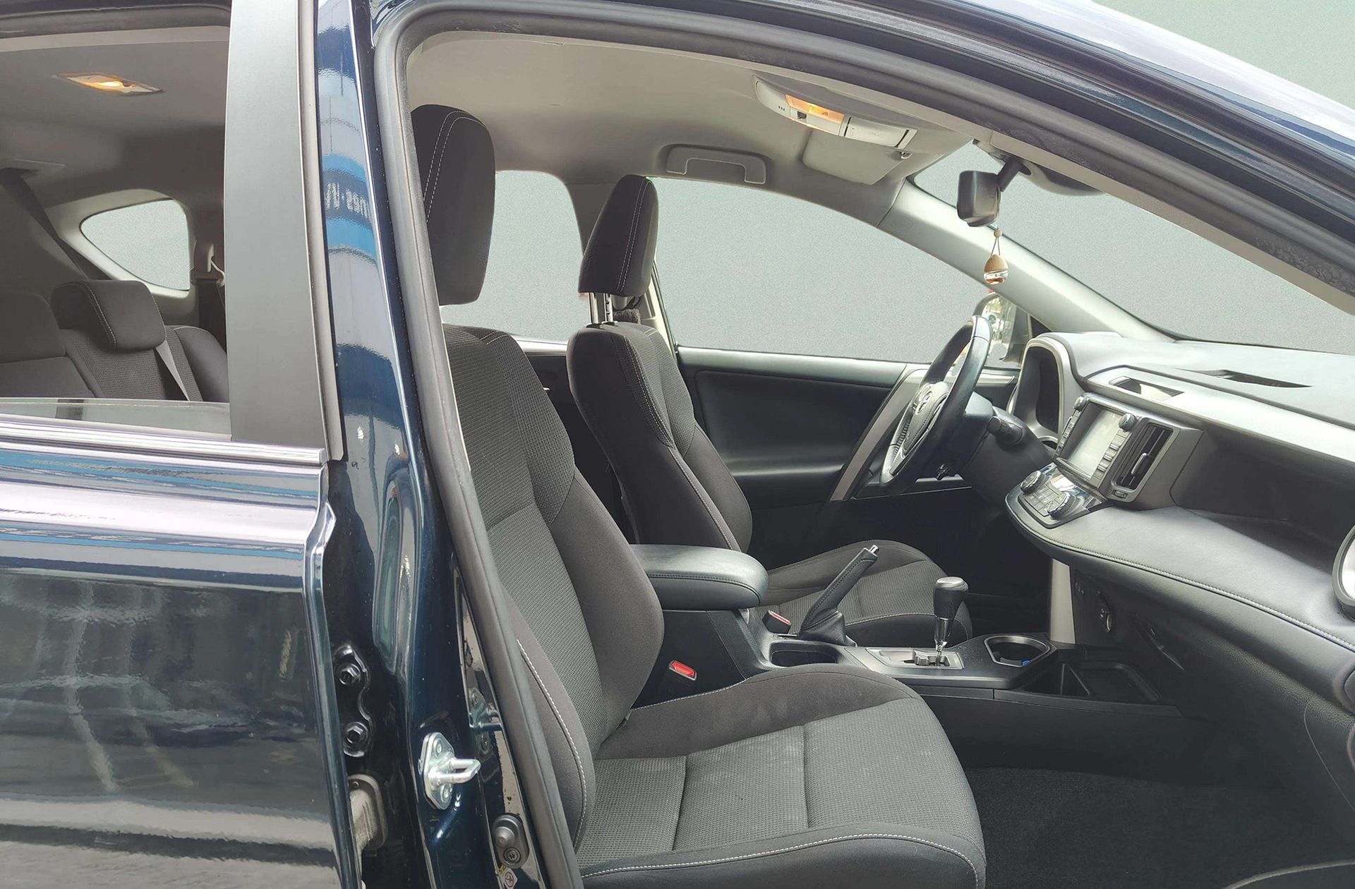 Toyota RAV4 2.5l hybrid Advance 2WD - foto 18