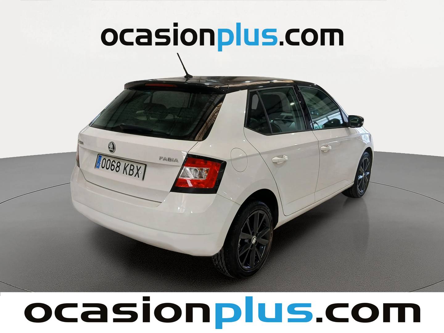 Foto trasera Skoda Fabia Skoda Fabia 1.4 TDI Business (75 CV) derecha
