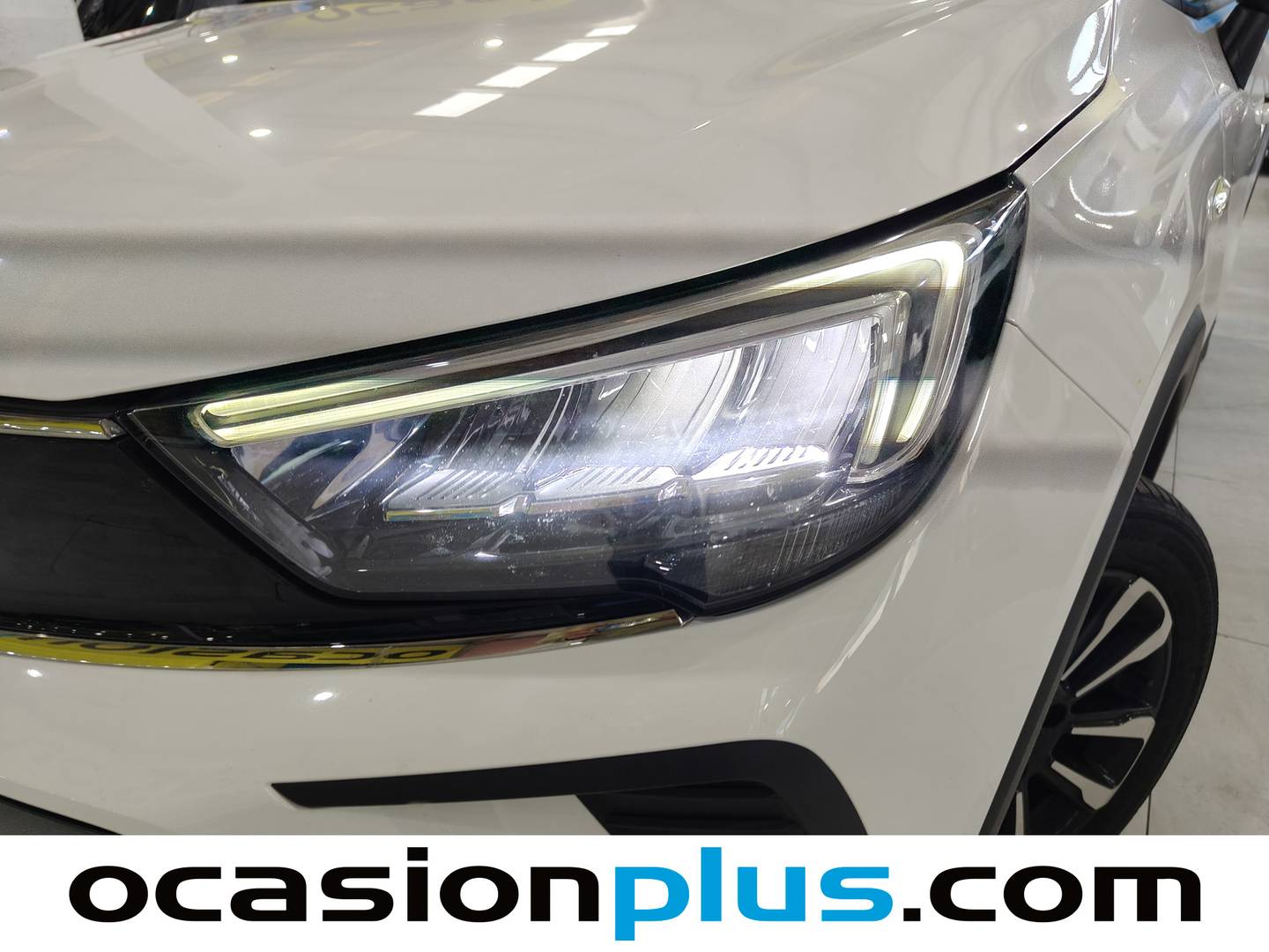 Foto Opel Crossland Opel Crossland 1.2 Business Elegance Auto (130 CV)