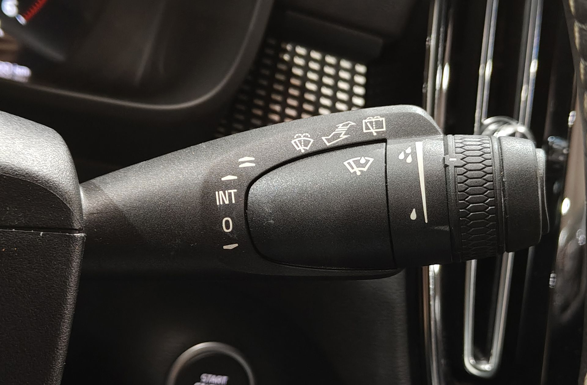 Volvo XC40 D4 R-Design AWD - foto 27