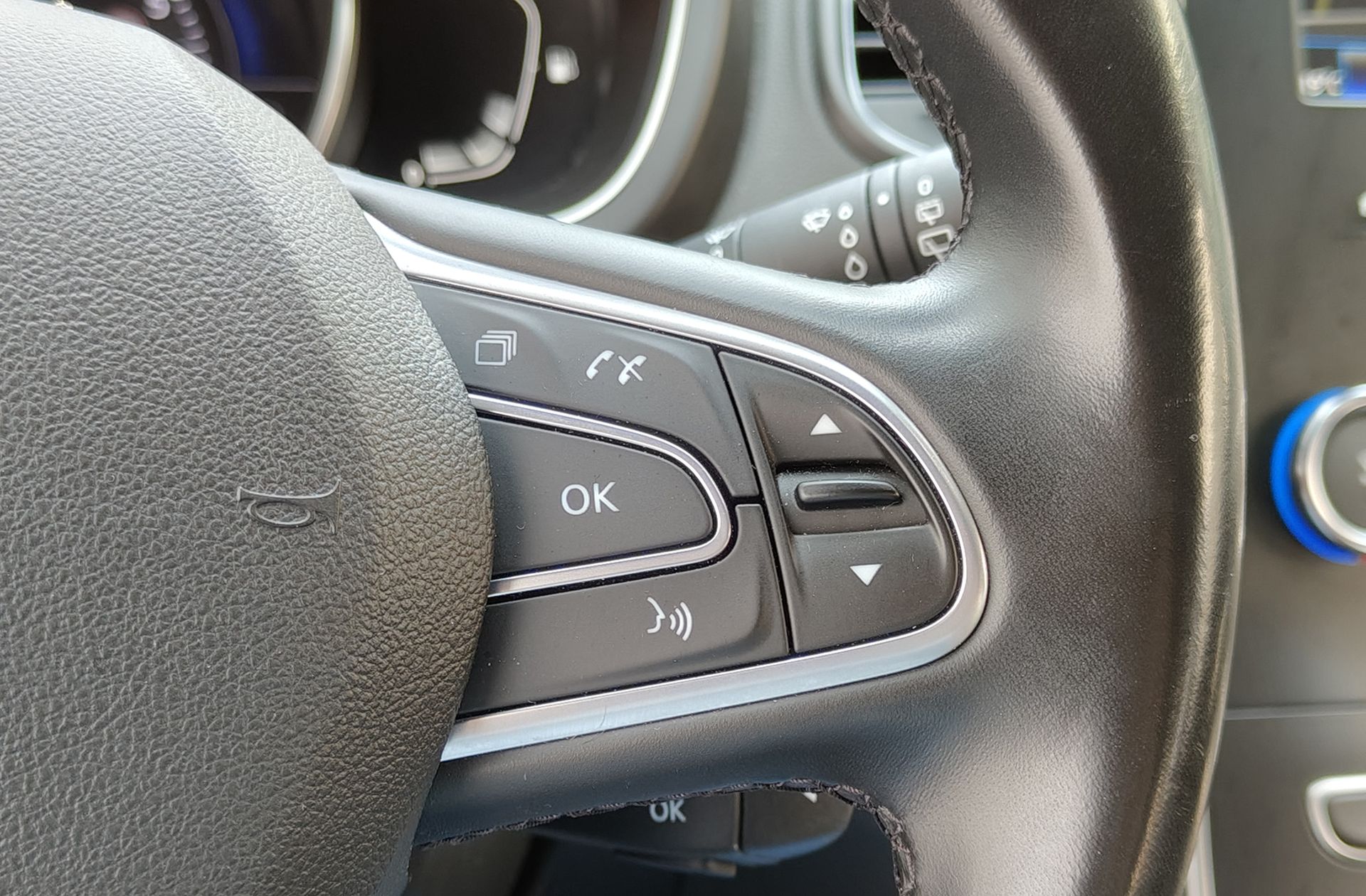 Renault Grand Scénic Zen TCe EDC GPF 7 plazas - foto 29