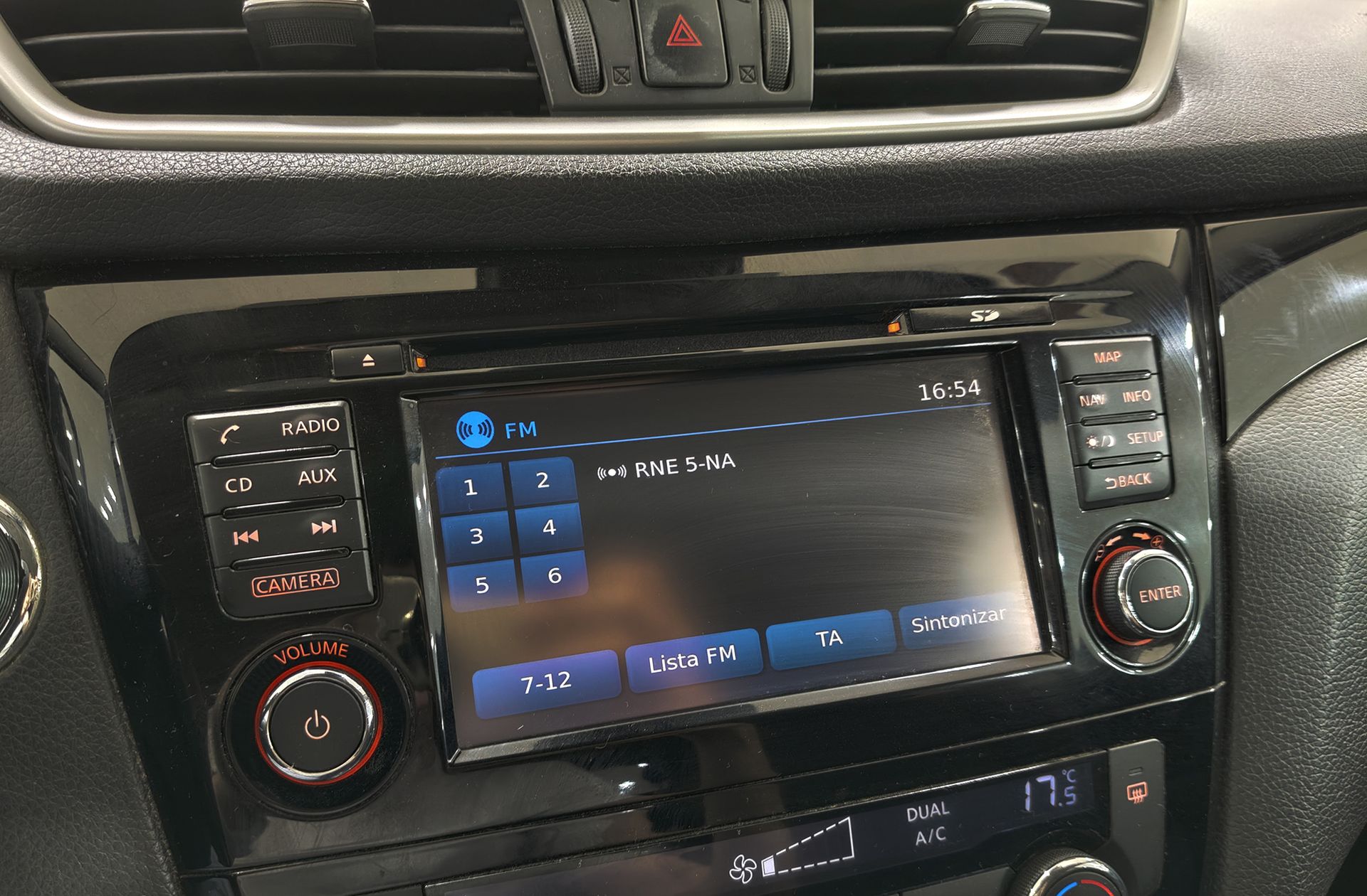 Nissan Qashqai DIG-T 115 N-Connecta 4x2 - foto 31