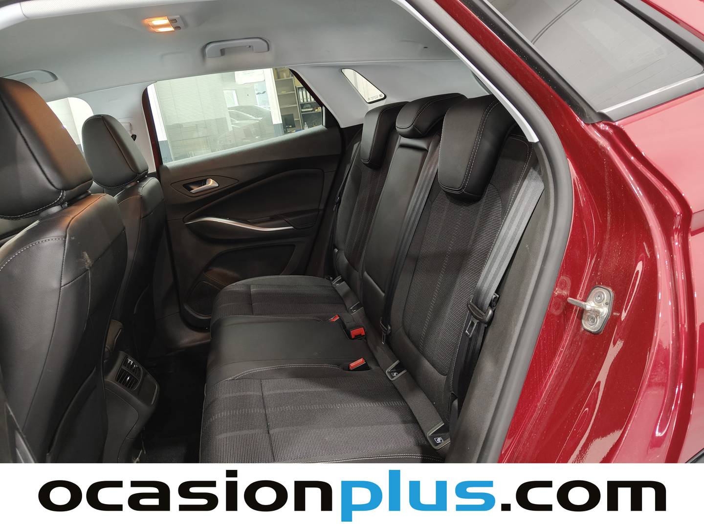Foto asientos traseros Opel Grandland Opel Grandland 1.2 Turbo XHT S&S GS (130 CV)