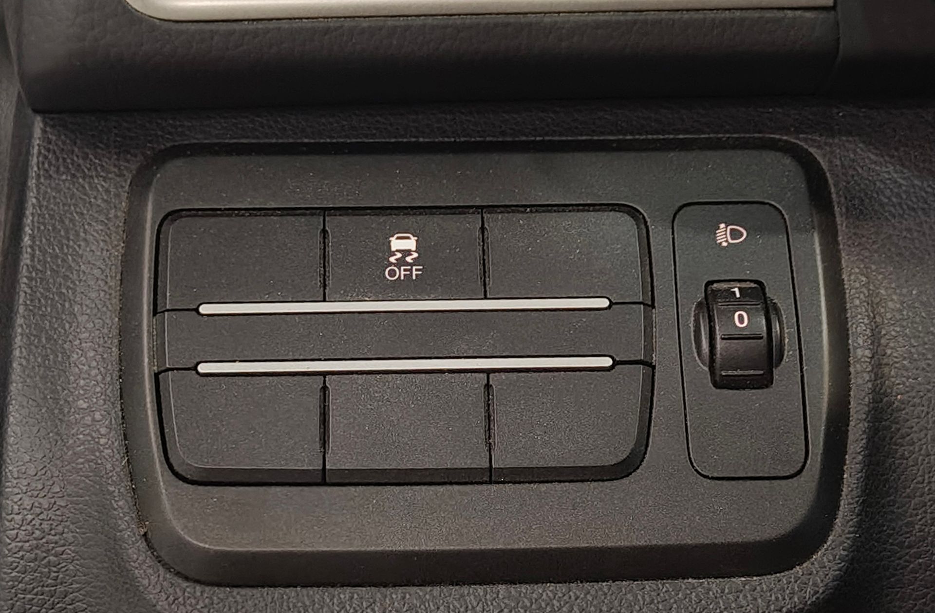 SsangYong Tivoli G16 GLP Premium 4x2 - foto 24