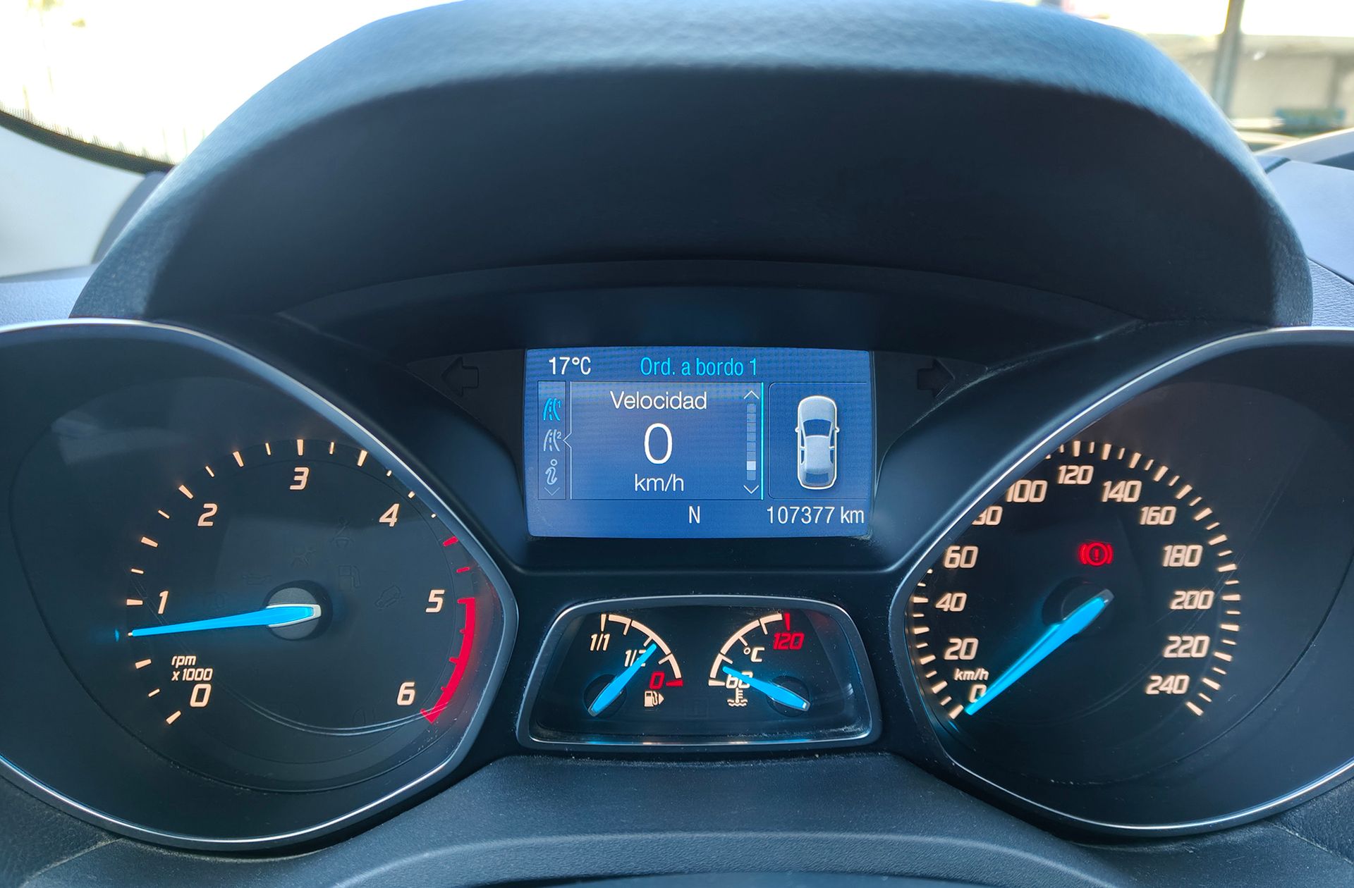 Ford Kuga 2.0 TDCi Trend 4x2 - foto 24