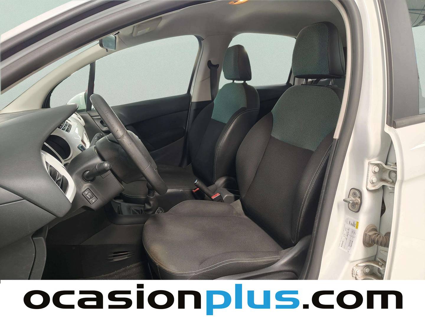 Foto asientos delanteros Citroën C3 Citroën C3 BlueHDi 75 Live (75 CV)