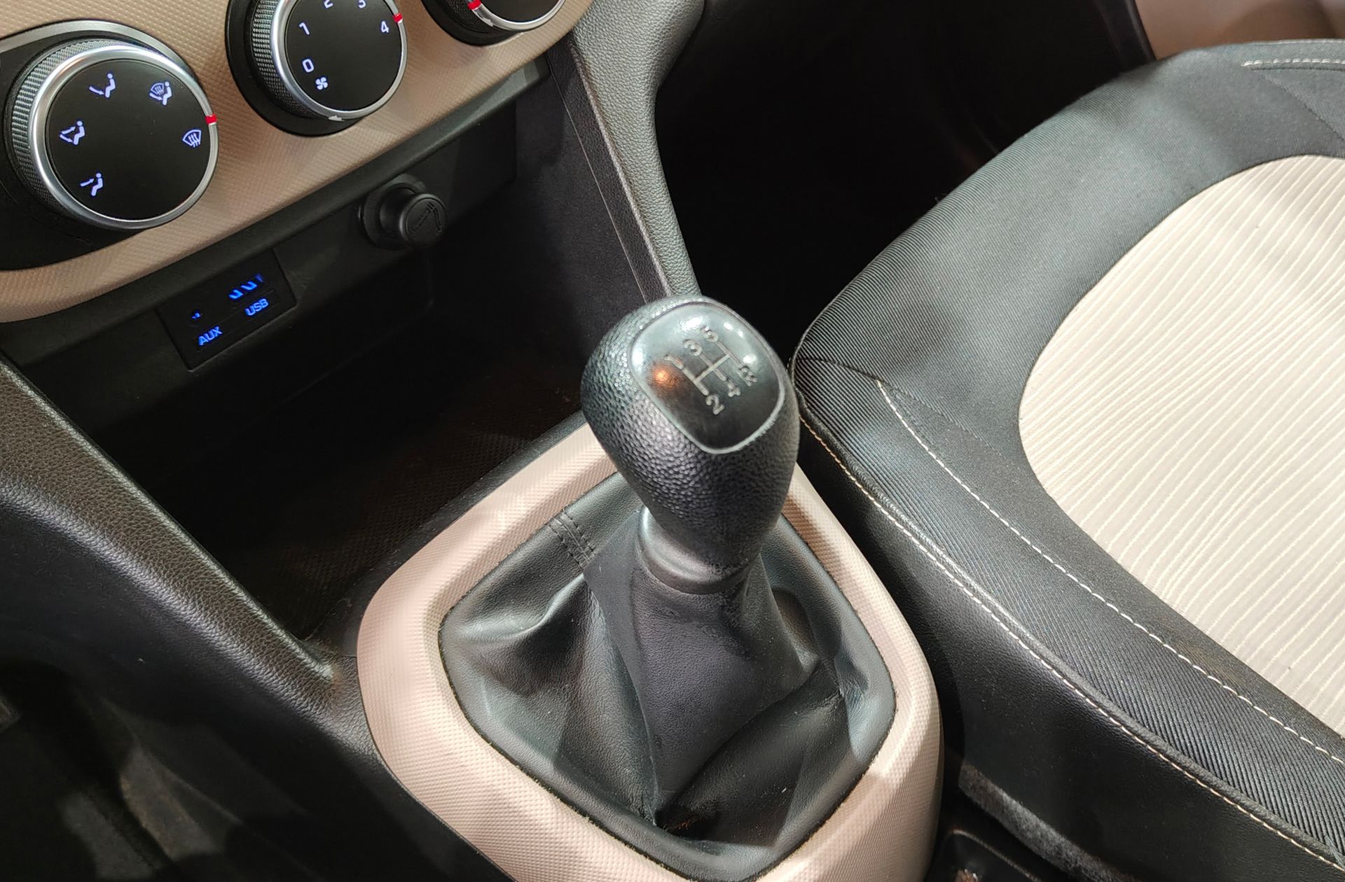 Hyundai i10 1.0 Klass - foto 5