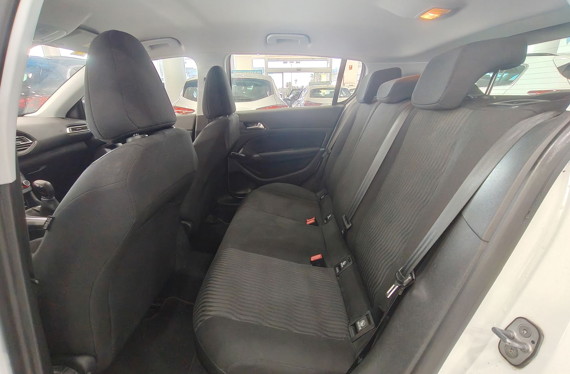 Peugeot 308 1.2 PureTech Access - foto 9