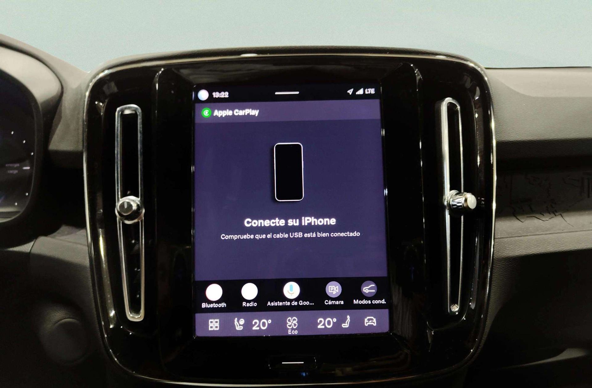 Volvo XC40 Recharge Plus - foto 8