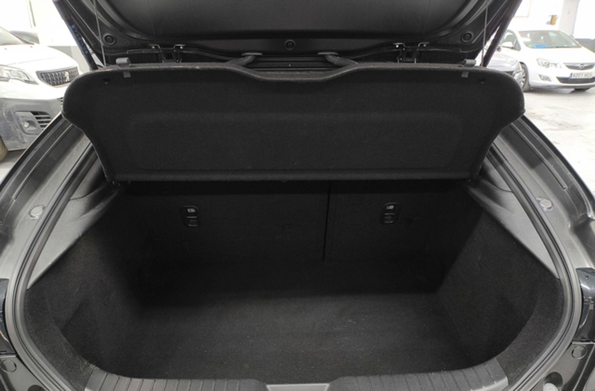 Mazda Mazda3 2.0 e-SKYACTIV-G Zenith - foto 17