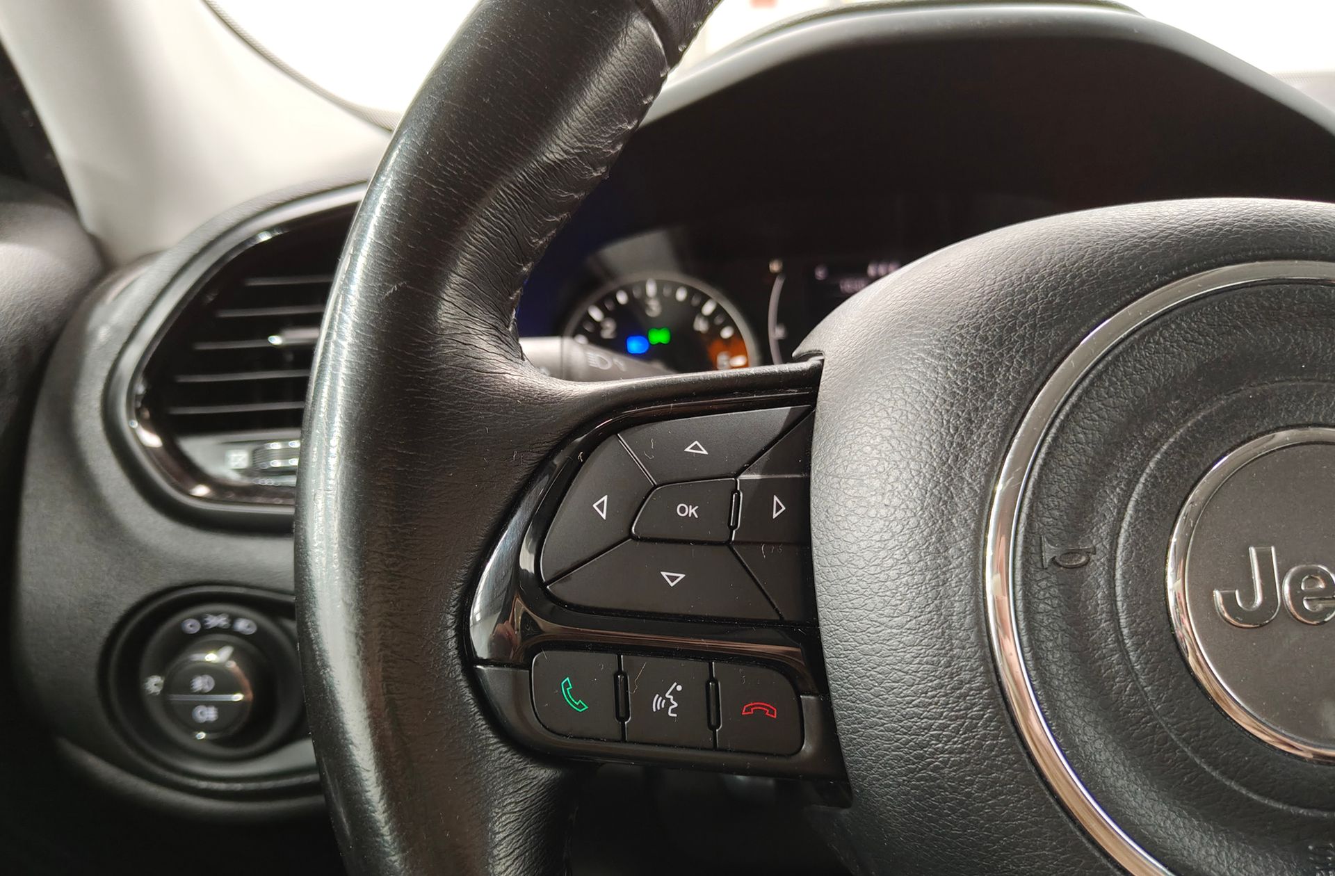 Jeep Renegade 1.6 MultiJet Dawn of Justice 4x2 - foto 25