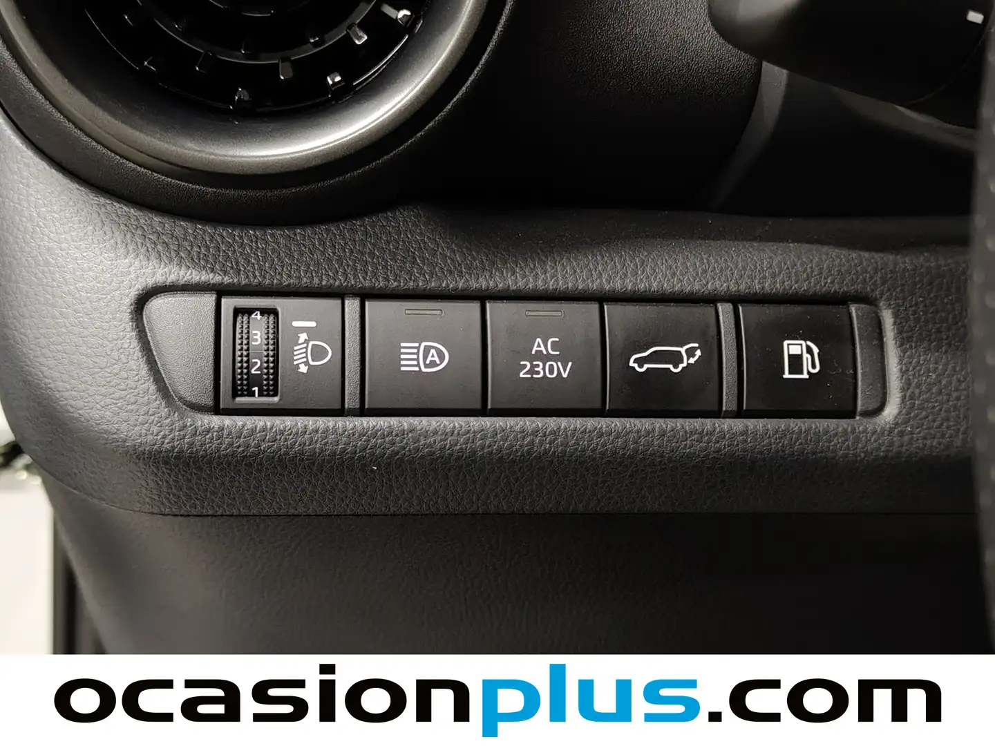 Foto Toyota C-HR TOYOTA C-HR 220PH GR Sport (223 CV)