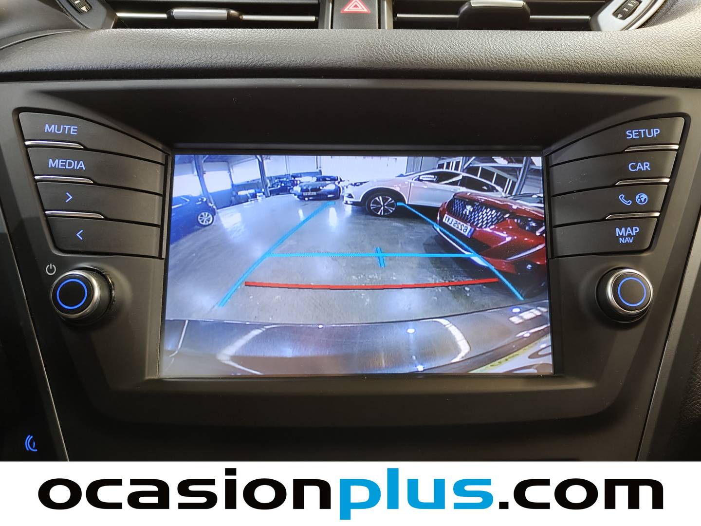 Equipamiento del Toyota Avensis Toyota Avensis 150D Business Advance (143 CV)