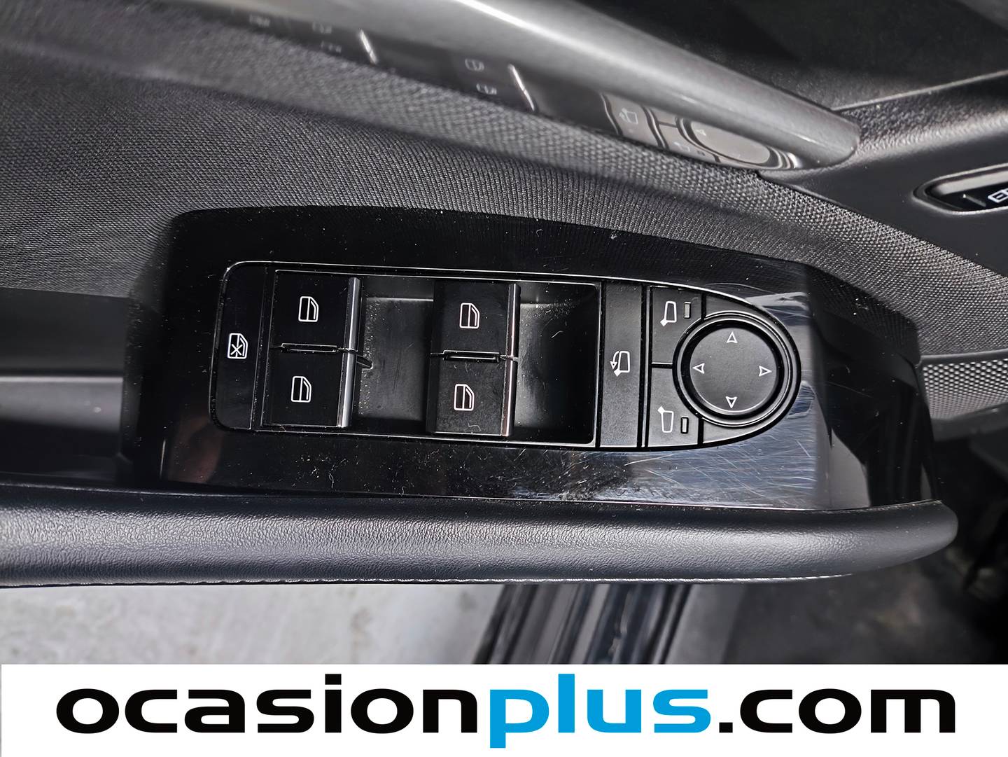 Foto Mazda CX-30 Mazda CX-30 2.5 e-Skyactive G MHEV Prime-Line AT (140 CV)