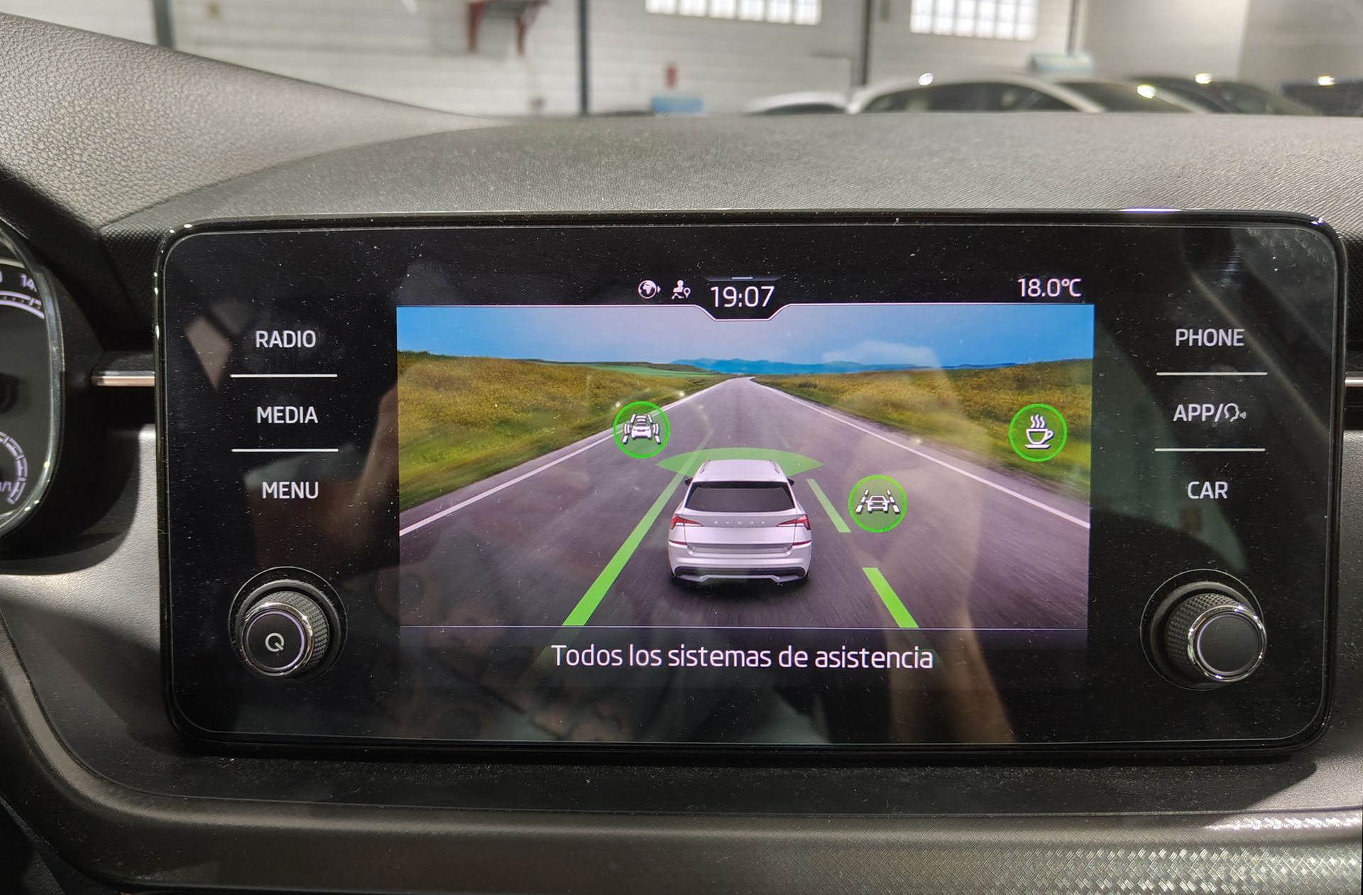 Škoda Kamiq 1.5 TSI Style - foto 30