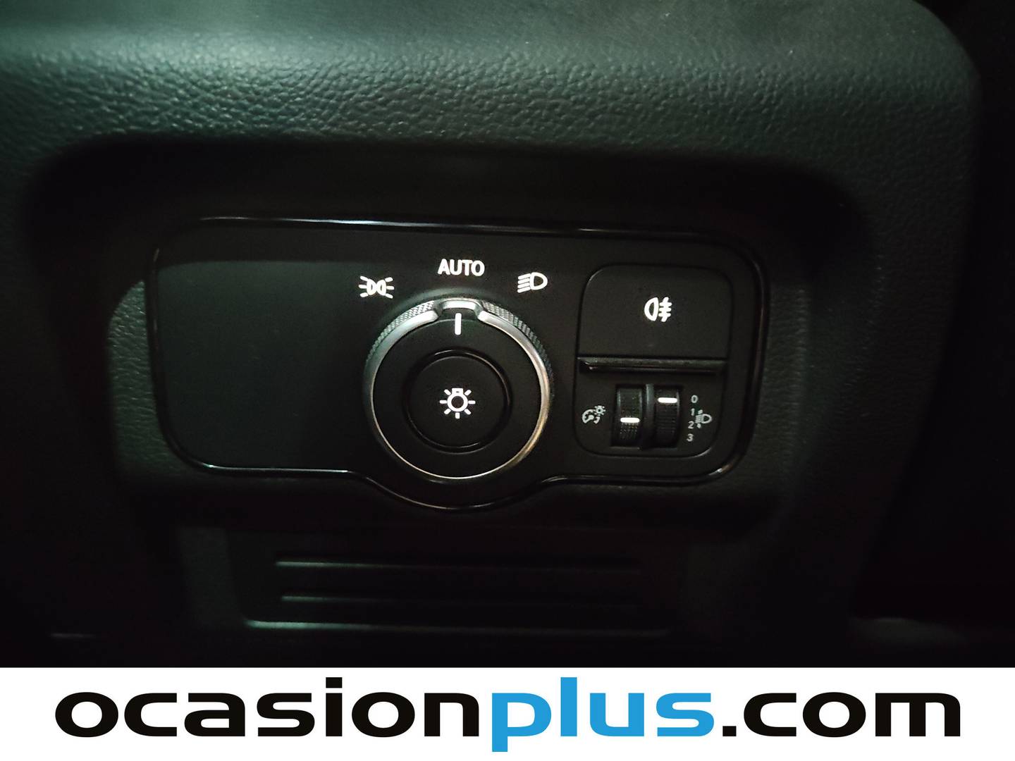 Equipamiento del Mercedes Citan Mercedes Citan Combi 110 CDI Tourer Base Largo (95 CV)