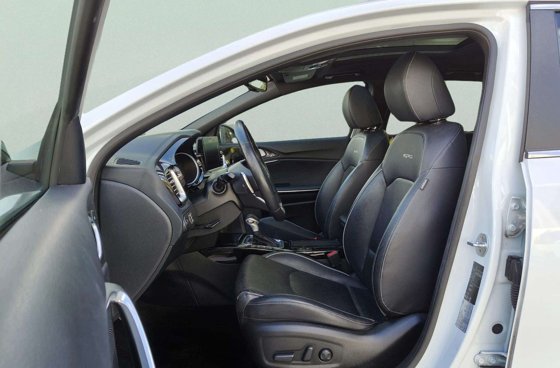 Kia Ceed 1.4 T-GDi Eco-Dynamics GT Line - foto 20