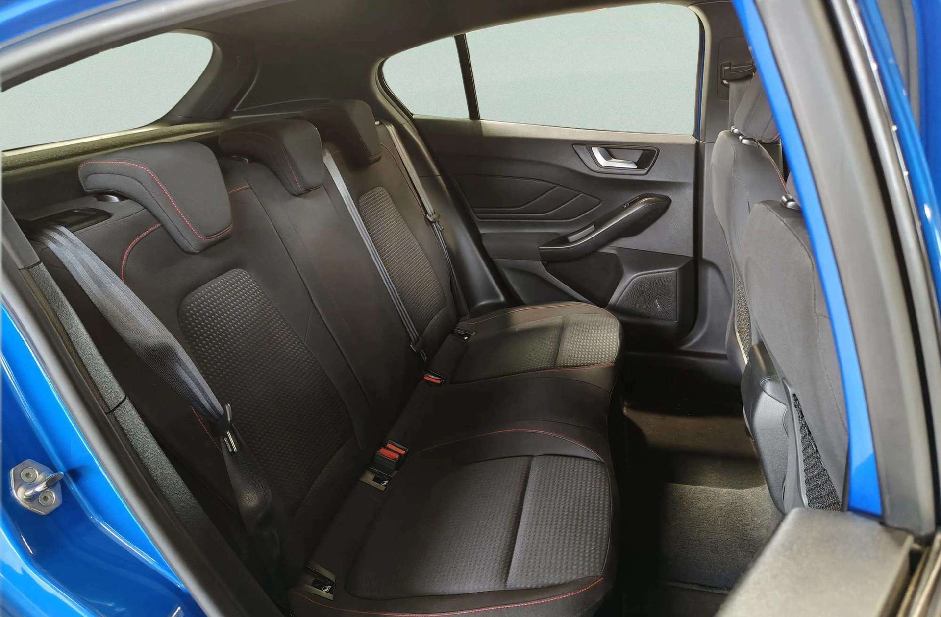 Ford Focus 1.0 EcoBoost ST-Line - foto 16