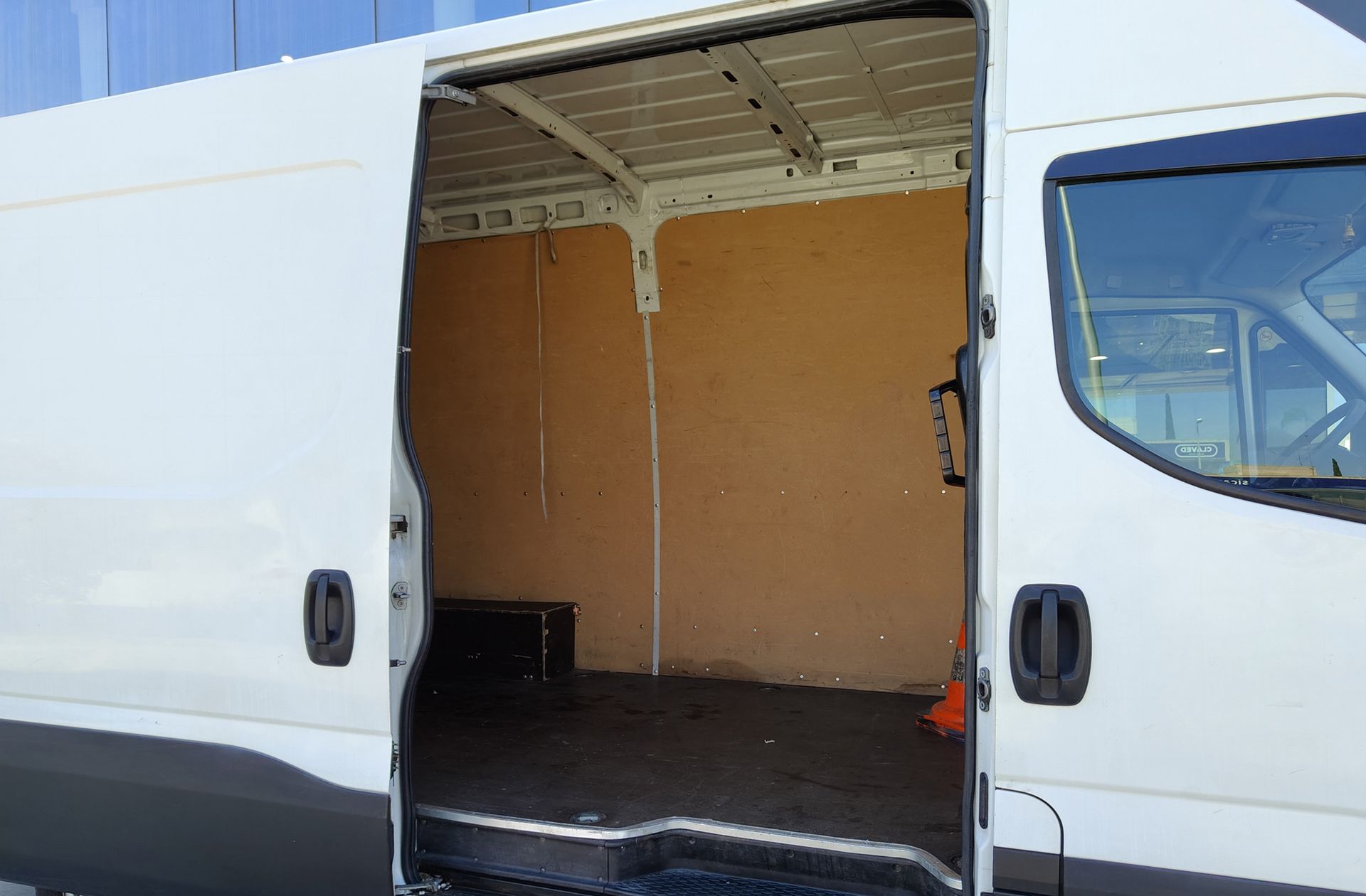 Iveco Daily Furgon 35 S 12 V 3520L/H2 - foto 9