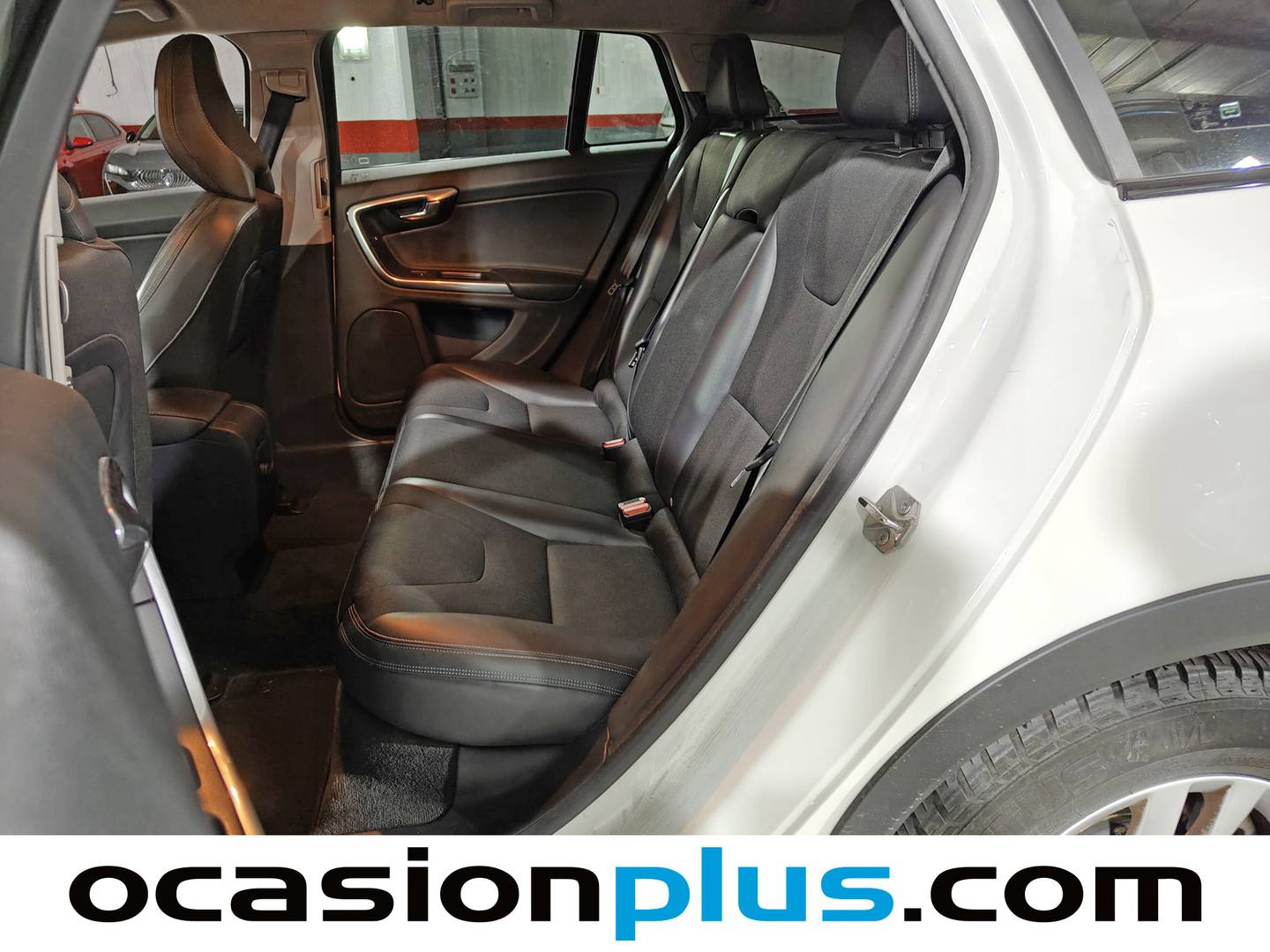 Foto Volvo V60 Cross Country Volvo V60 Cross Country Cross Country D3 Kinetic (150 CV)