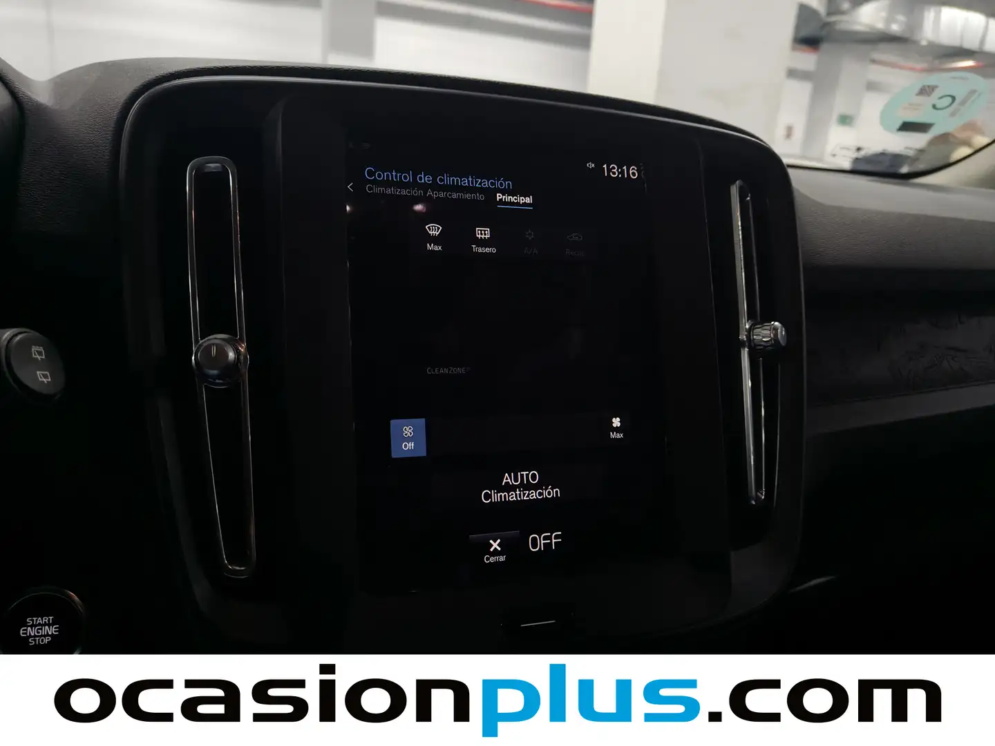 Foto Volvo XC40 Volvo XC40 T2 Momentum Core Auto (129 CV)