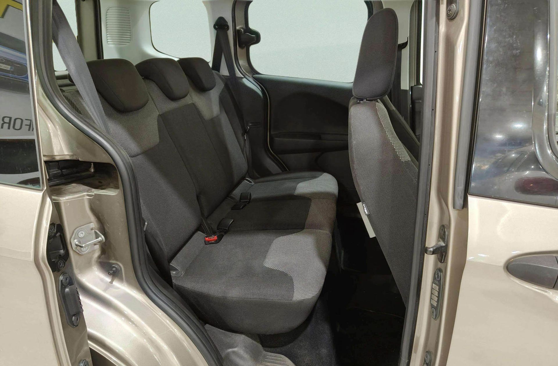 Ford Tourneo Courier 1.0 EcoBoost Ambiente - foto 13