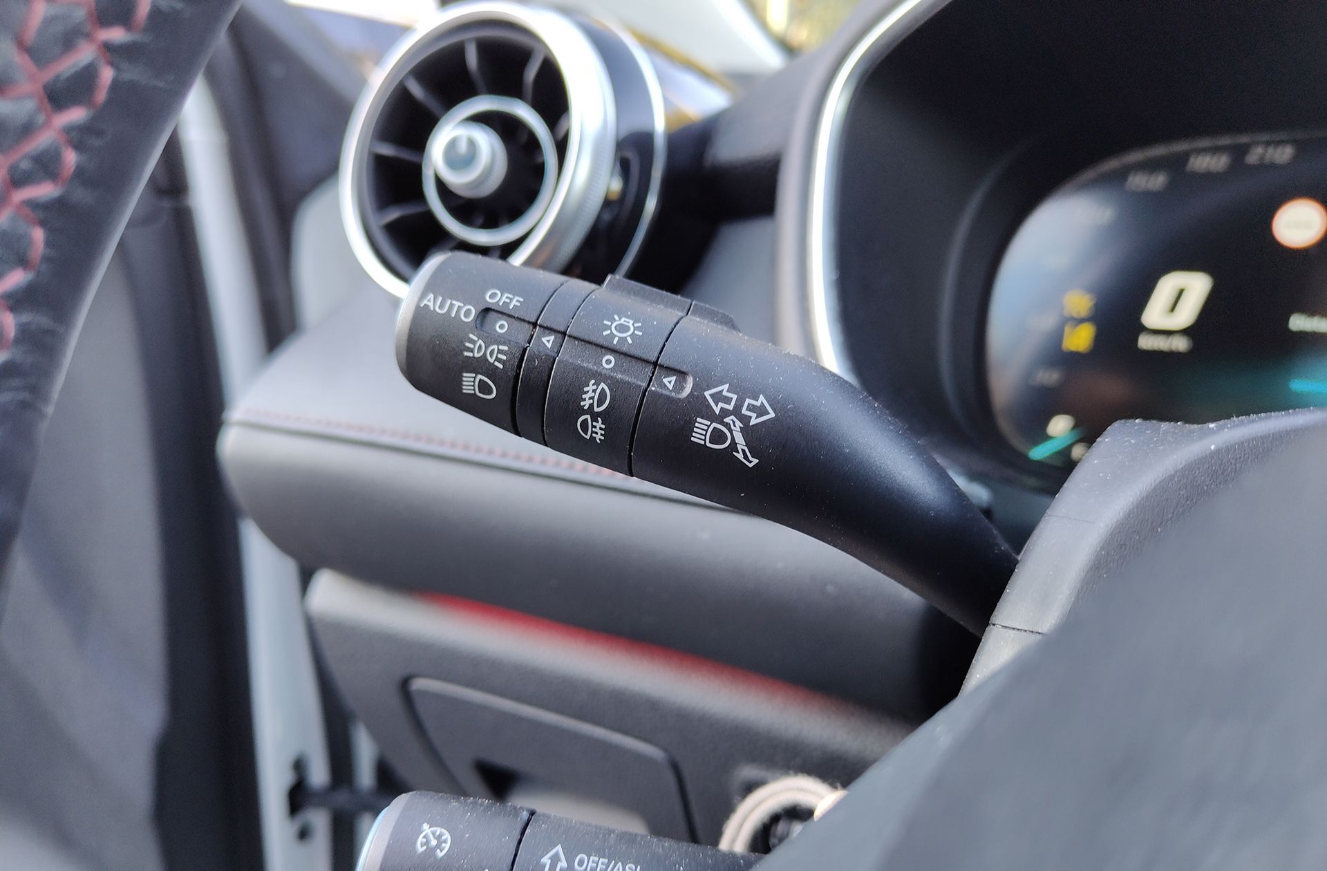 MG HS 1.5 Turbo GDI Luxury DCT - foto 27