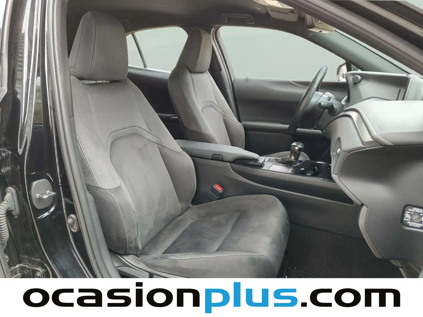 Foto Lexus UX Lexus UX 250h Business 2WD (184 CV)