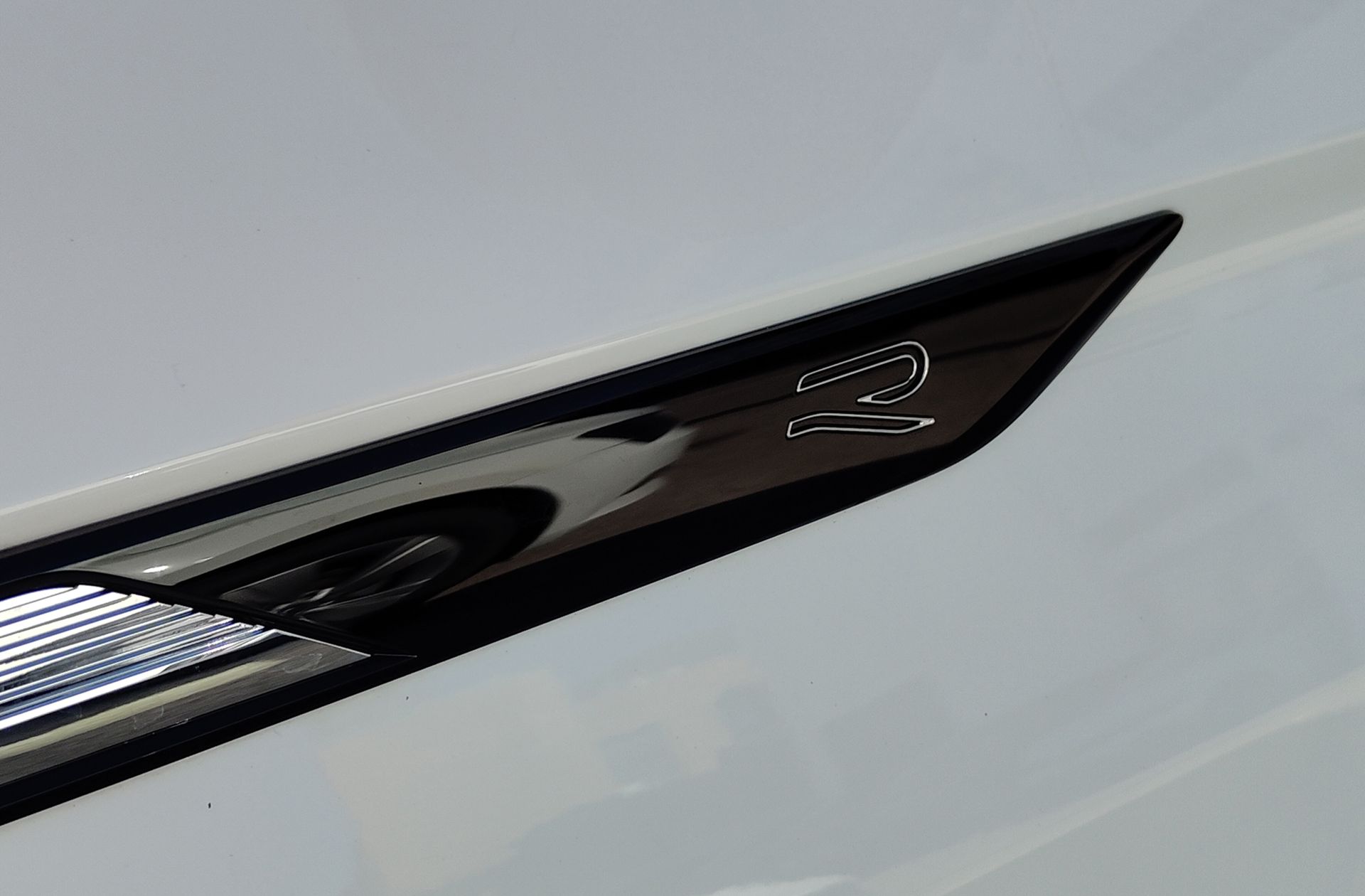 Volkswagen Tiguan R-Line 2.0 TDI DSG - foto 5