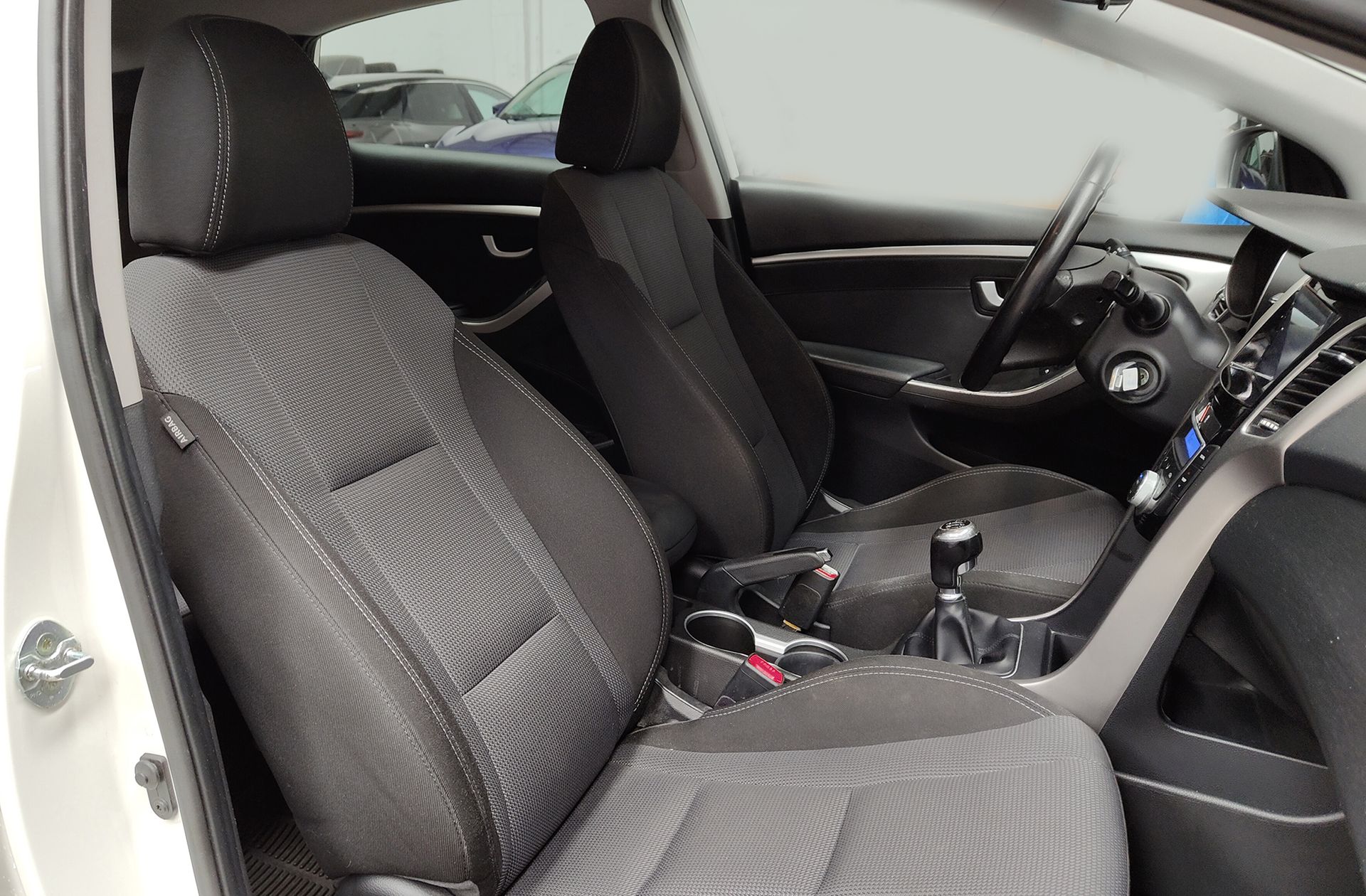 Hyundai i30 1.6 GDi BlueDrive Tecno - foto 14