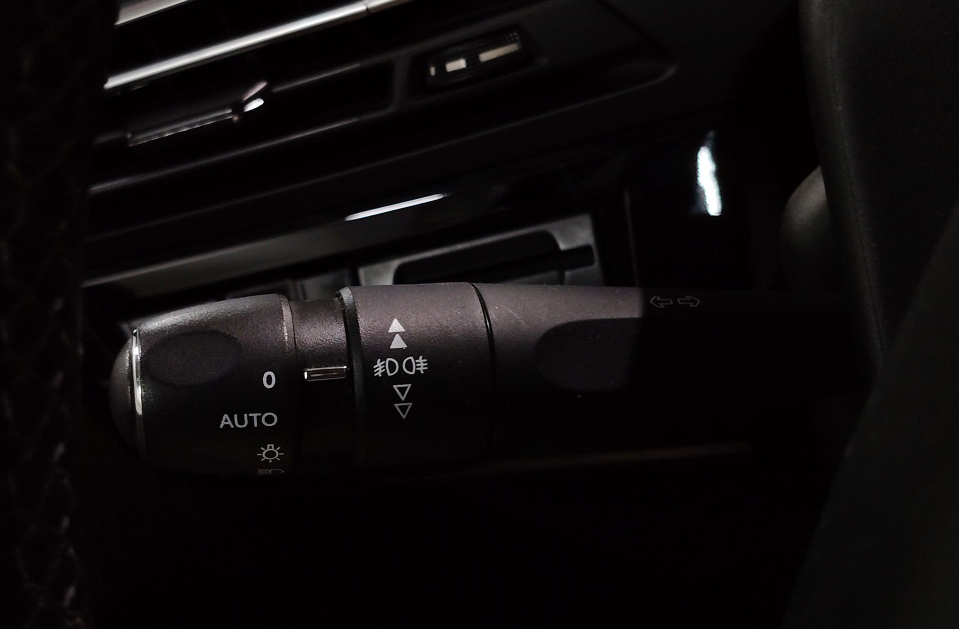 Citroën C4 Picasso 1.6 e-HDI Intensive - foto 29