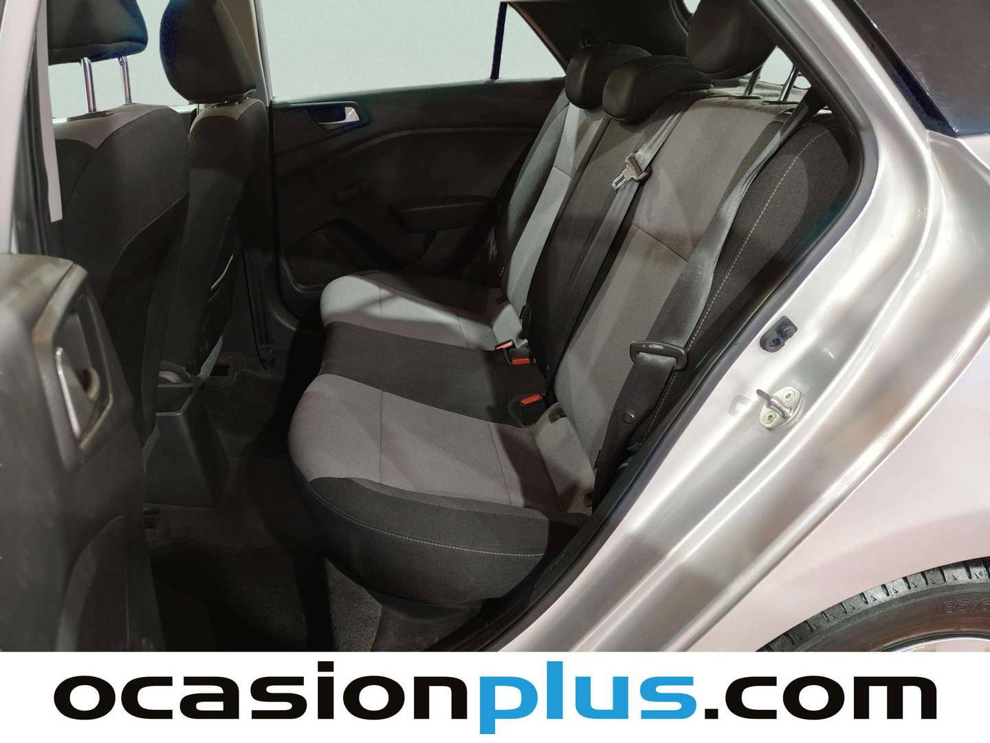 Foto asientos traseros Hyundai i20 Hyundai i20 1.2 MPI Essence LE (75 CV)