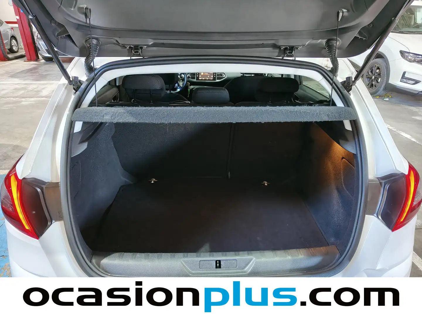 Foto Peugeot 308 Peugeot 308 BlueHDi 130 S&S Style (130 CV)