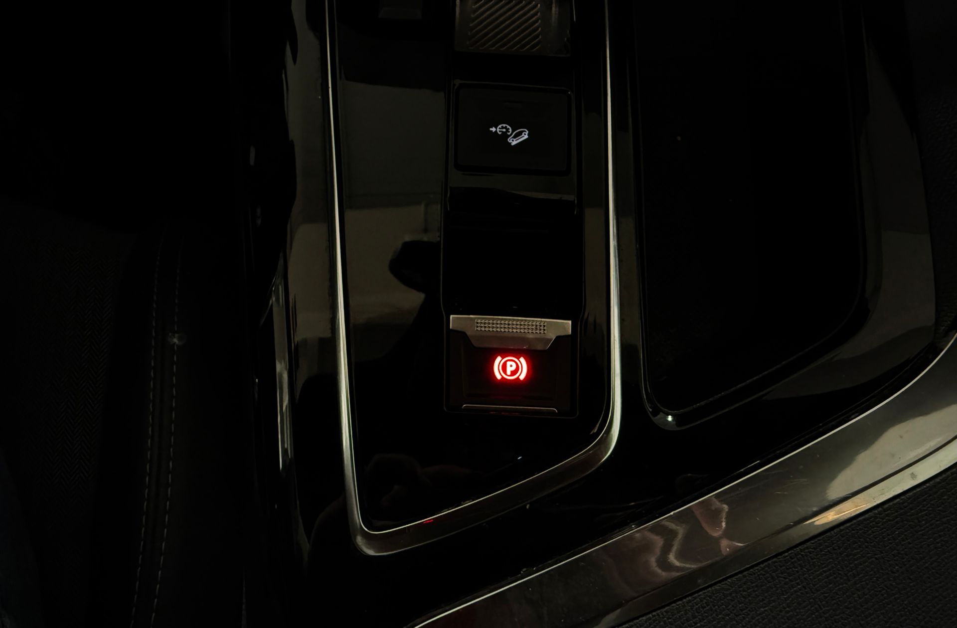 Peugeot 3008 300 Allure Pack e-EAT8 4x4 - foto 31