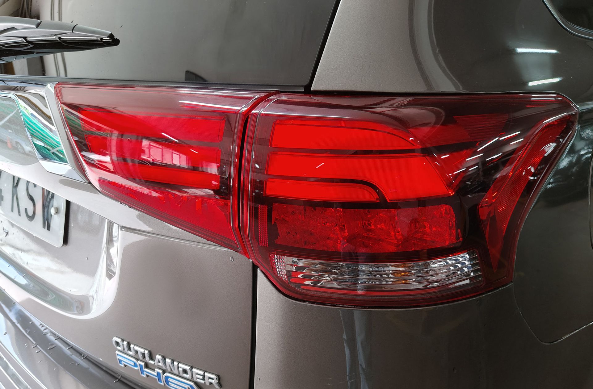 Mitsubishi Outlander 2.4 PHEV Kaiteki 4WD - foto 20