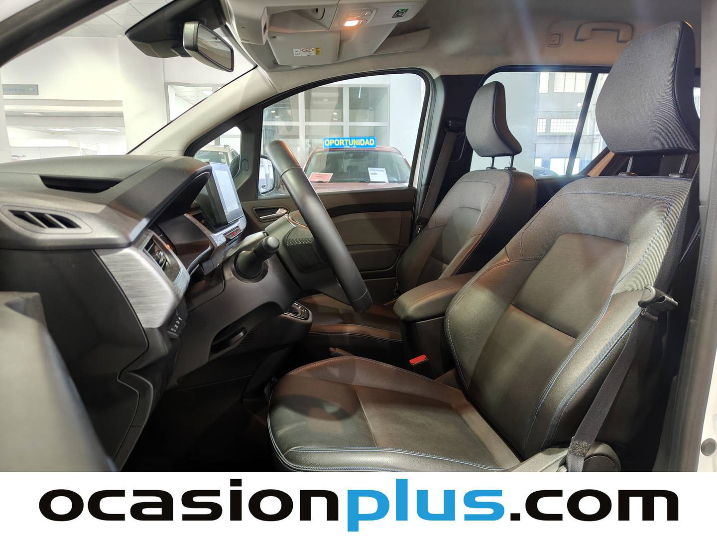Foto asientos delanteros Nissan Townstar Nissan Townstar 1.3G L1 Tekna (130 CV)