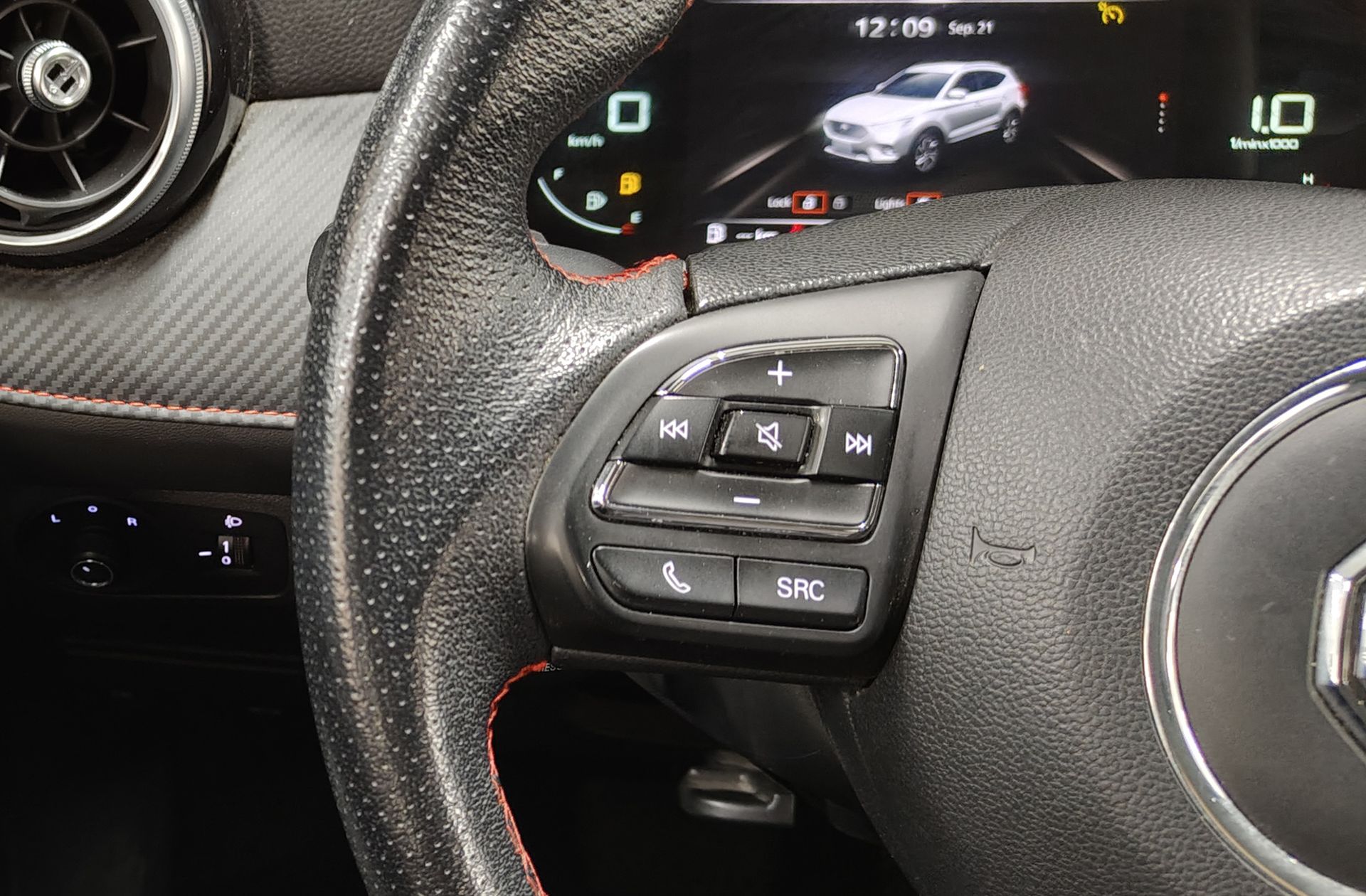 MG ZS 1.0T Luxury - foto 29