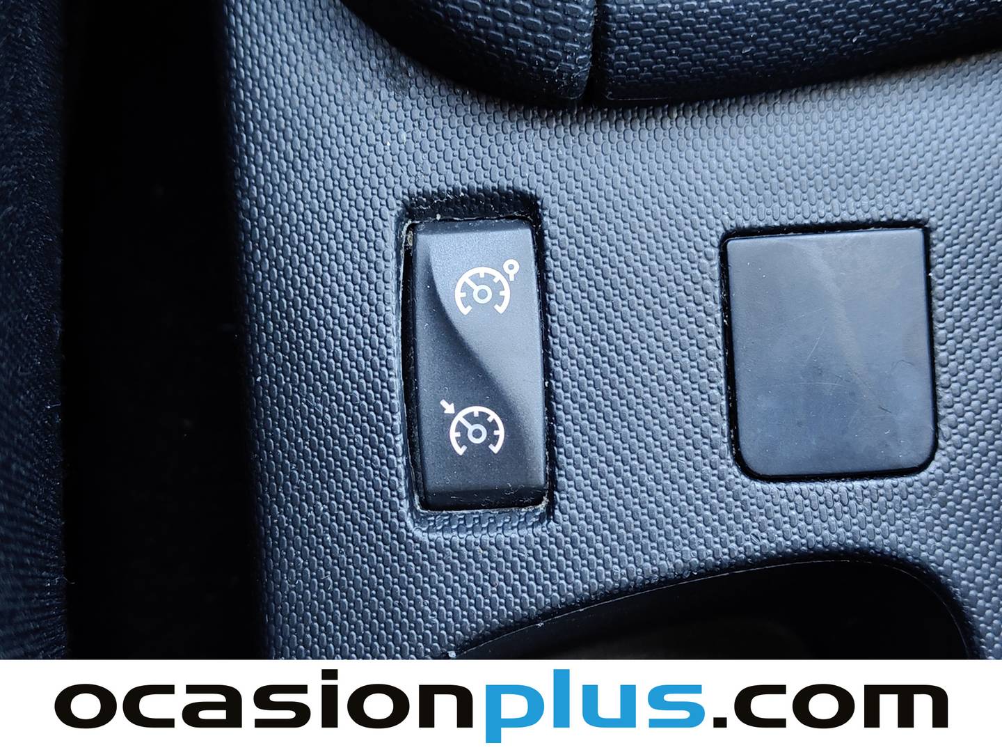 Equipamiento del Renault Clio Renault Clio Expression 1.2 16v (75 CV)