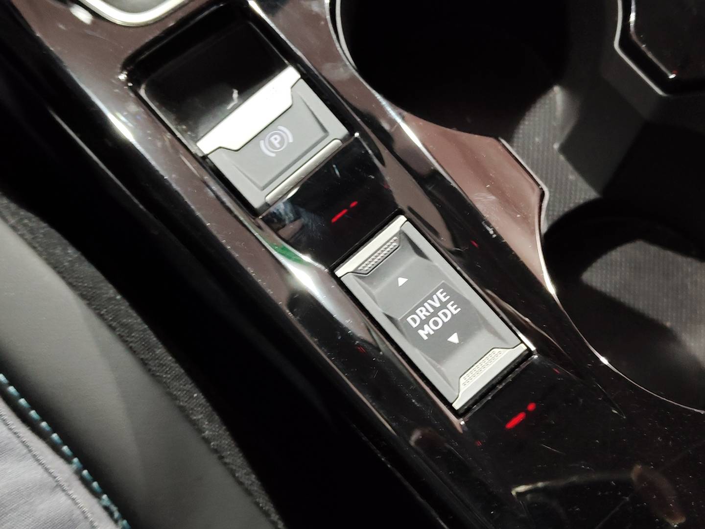 Foto Peugeot 208 Peugeot 208 PureTech 100 Allure  (100 CV)