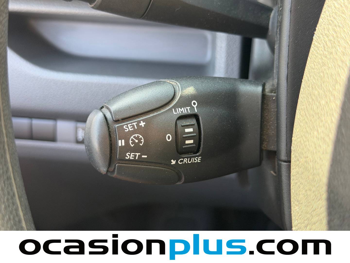 Equipamiento del Peugeot Expert Peugeot Expert Furgon DC 2.0 BlueHDi 120 Pro Standard (122 CV)
