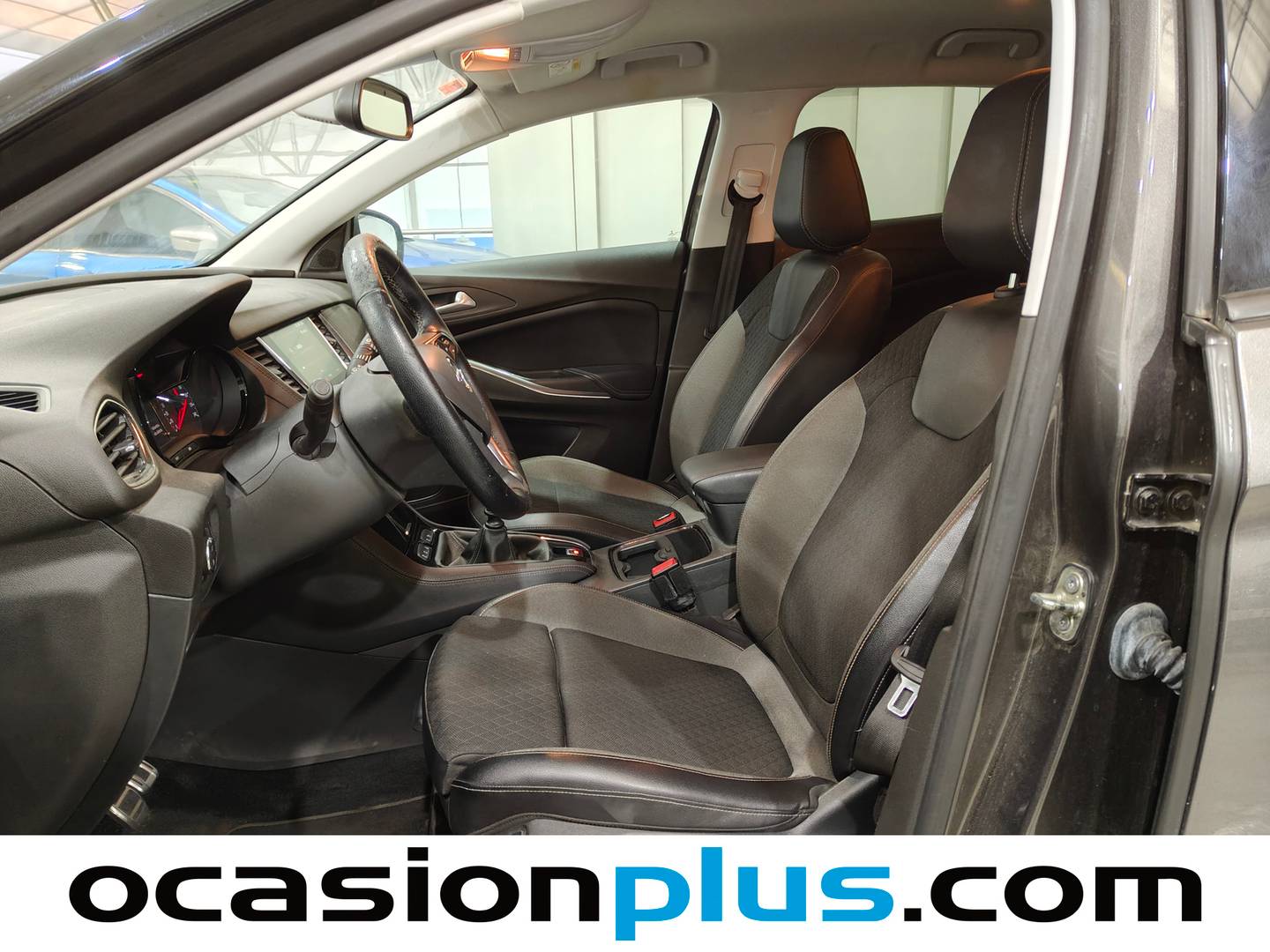 Foto asientos delanteros Opel Grandland X Opel Grandland X 1.2 Turbo 120 Aniversario (130 CV)