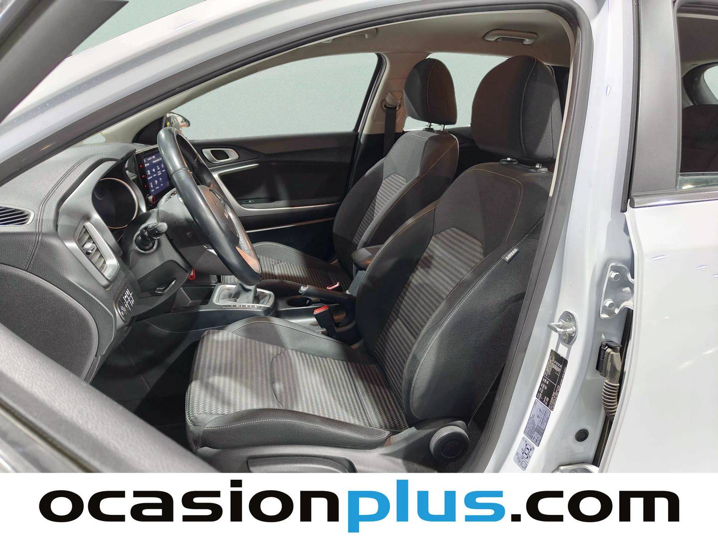 Foto asientos delanteros KIA Ceed KIA Ceed 1.0 T-GDI Drive (100 CV)