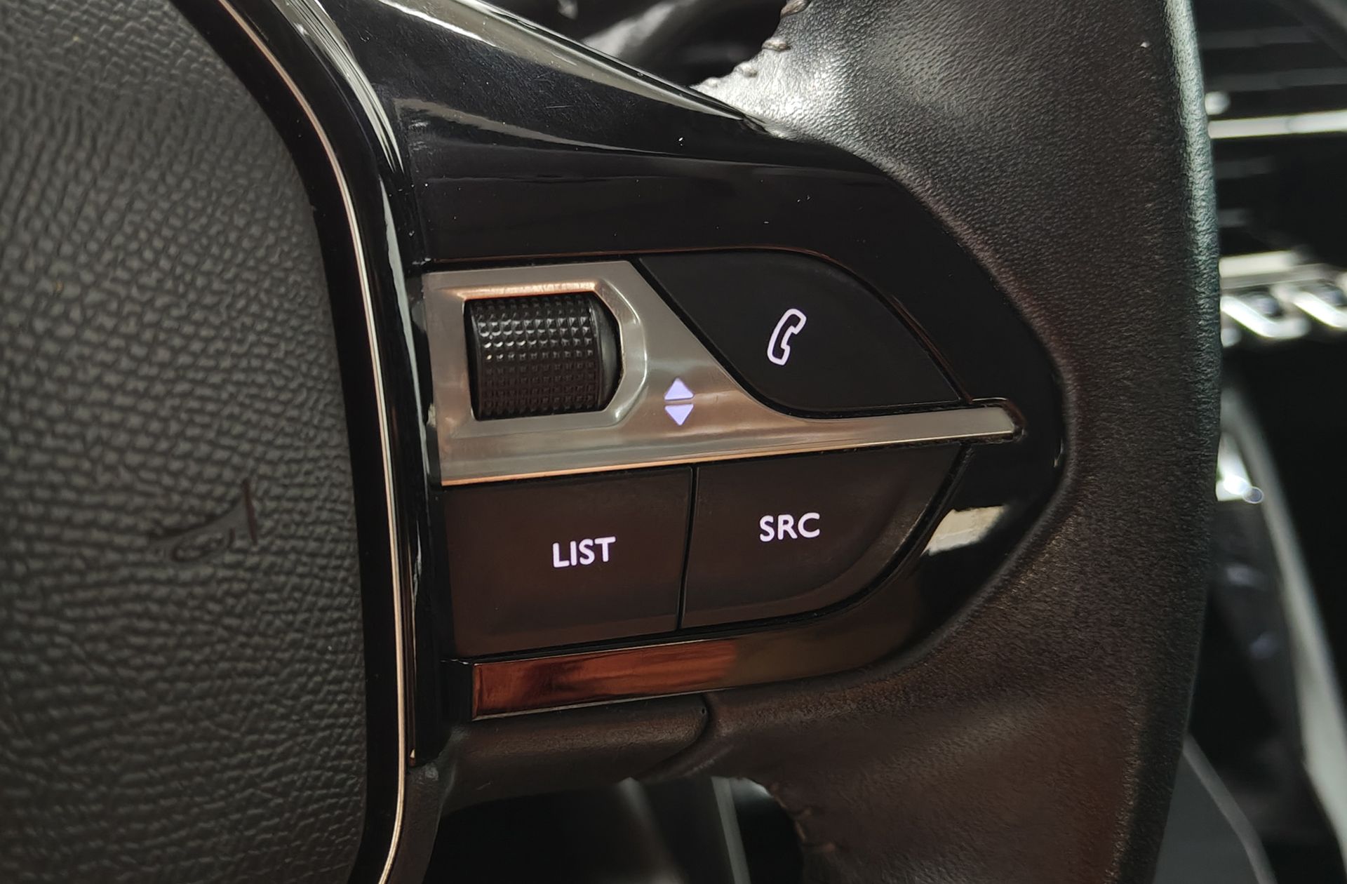 Peugeot 208 PureTech 100 Active - foto 29