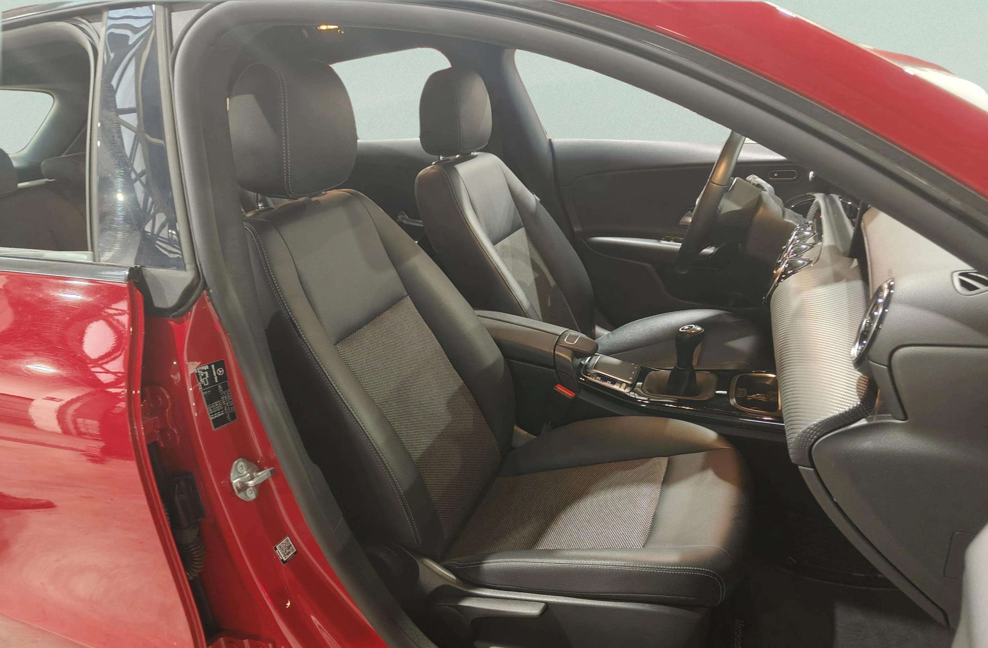 Mercedes-Benz CLA Shooting Brake 180 - foto 20
