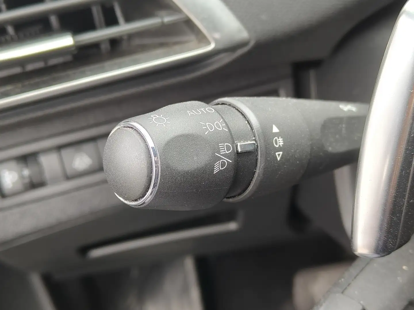 Foto Peugeot 5008 Peugeot 5008 PureTech 130 S&S Allure Pack EAT8 (130 CV) 7 Plazas