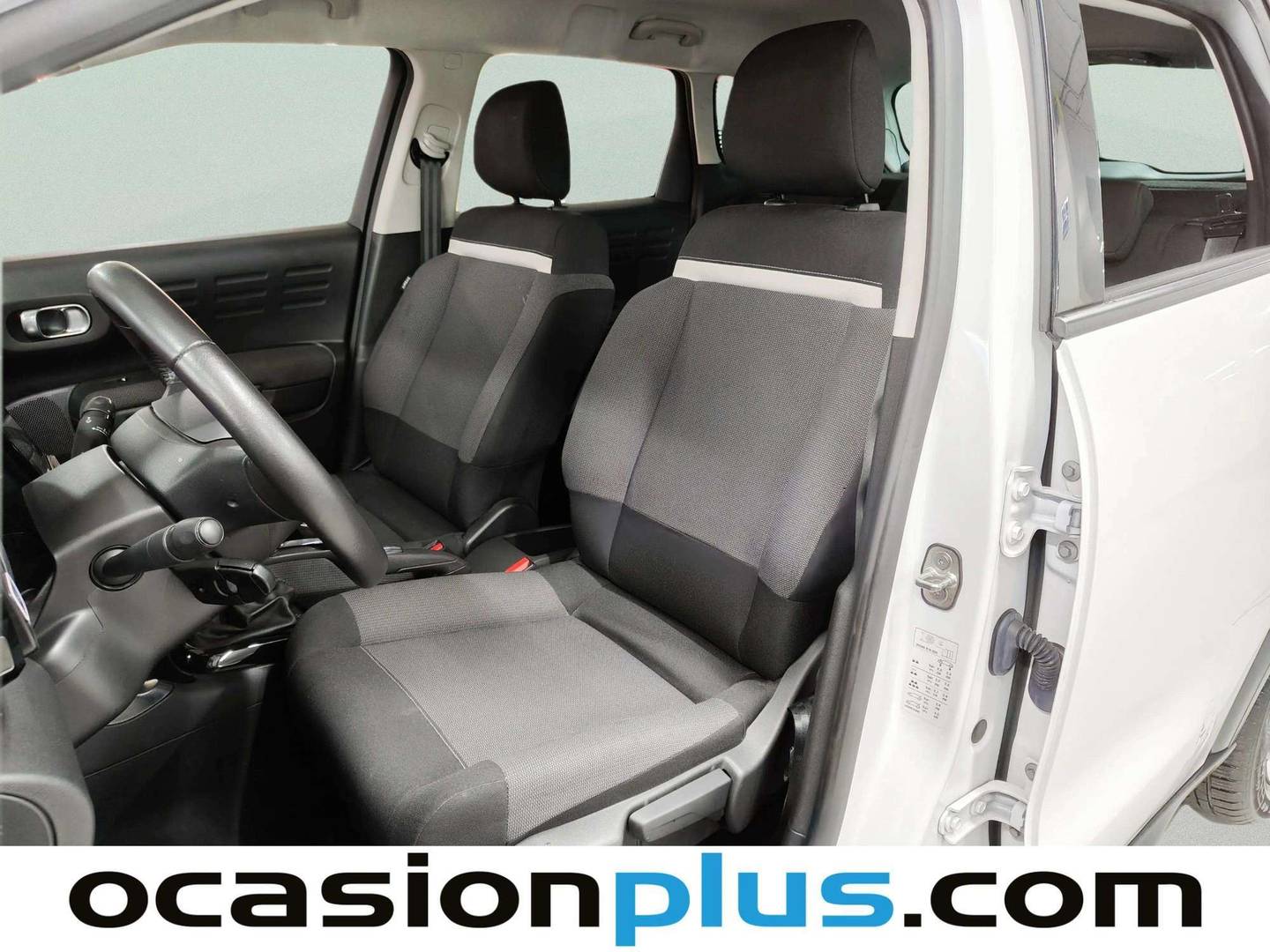 Foto asientos delanteros Citroën C3 Aircross Citroën C3 Aircross PureTech 110 S&S Shine (110 CV)