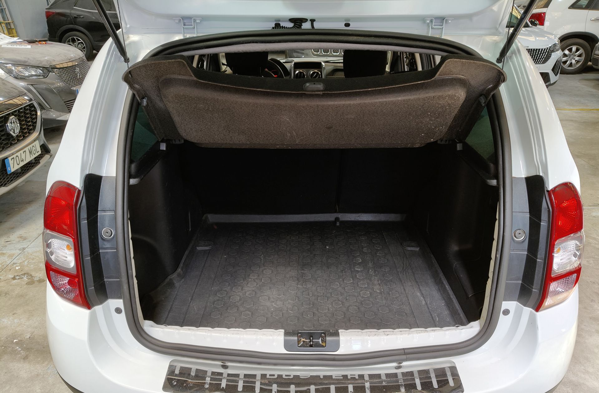 Dacia Duster Laureate dCi - foto 12