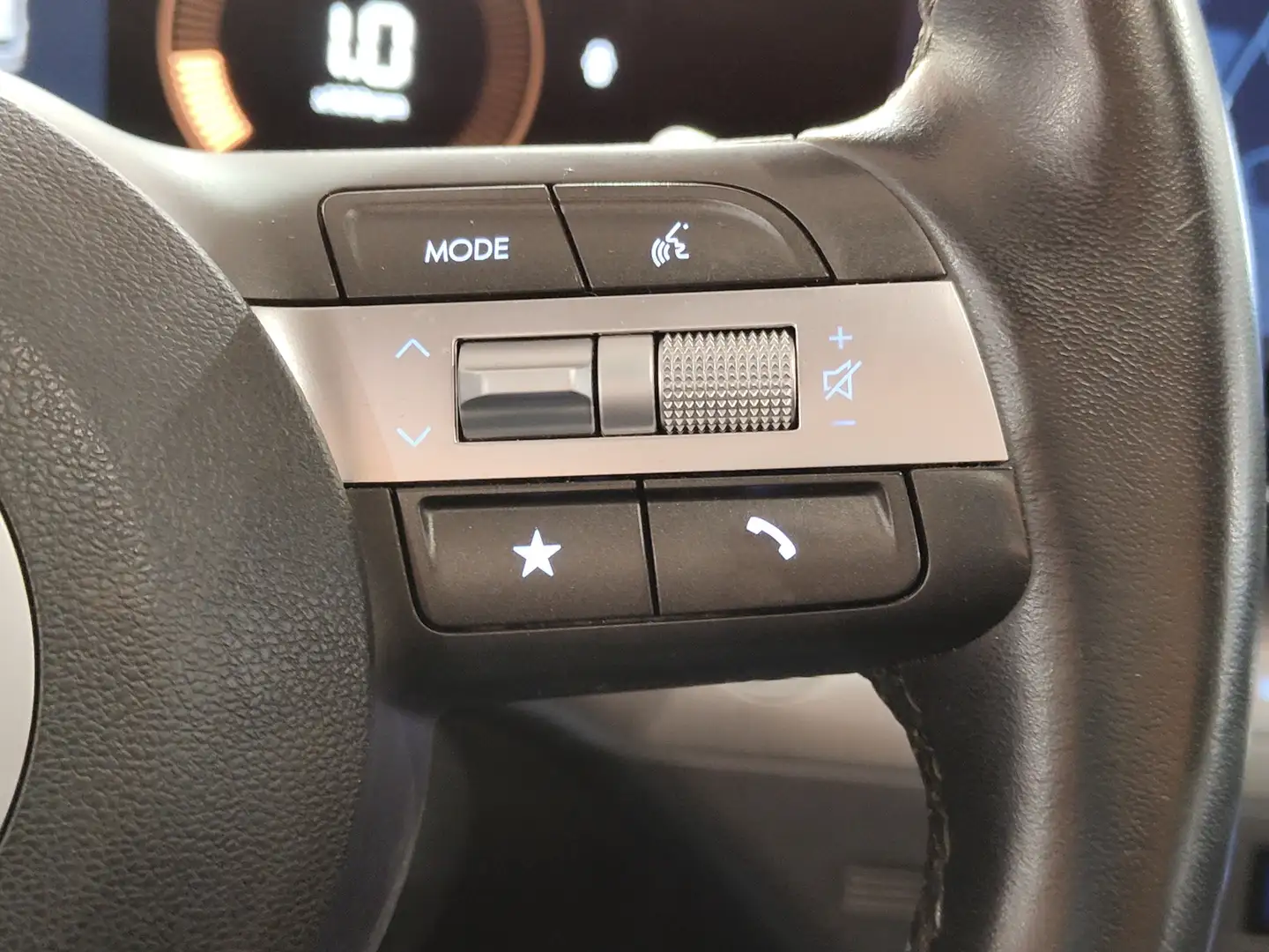 Foto Hyundai Kona Hyundai Kona 1.0 TGDi Maxx 4x2 DCT (120 CV)