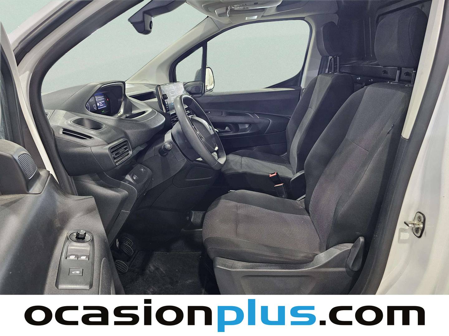 Foto asientos delanteros Peugeot Partner Peugeot Partner BlueHDi 100 Standard 600kg (102 CV)